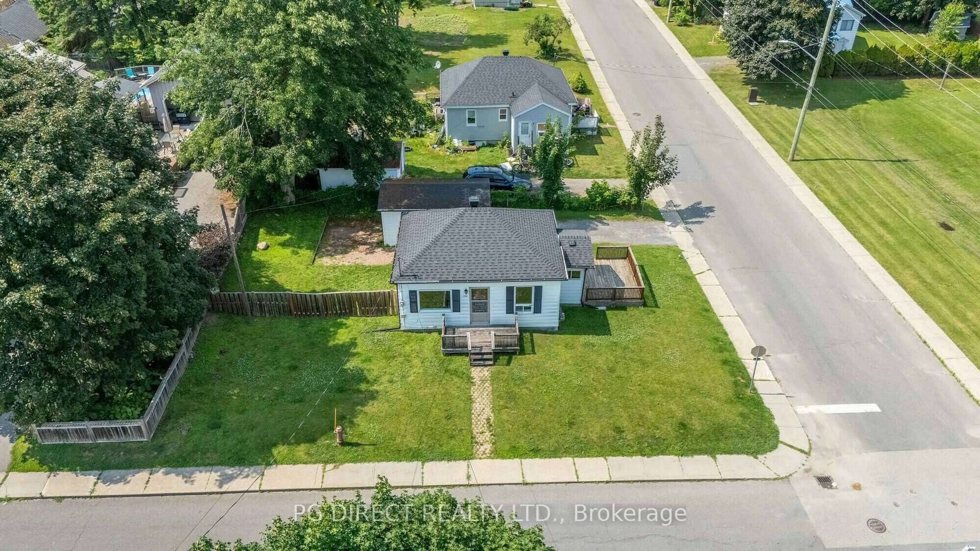 A pic from outside/outdoor area/front of a property/back of a property/a pic from drone, street for 290 James St, Prescott Ontario K0E 1T0