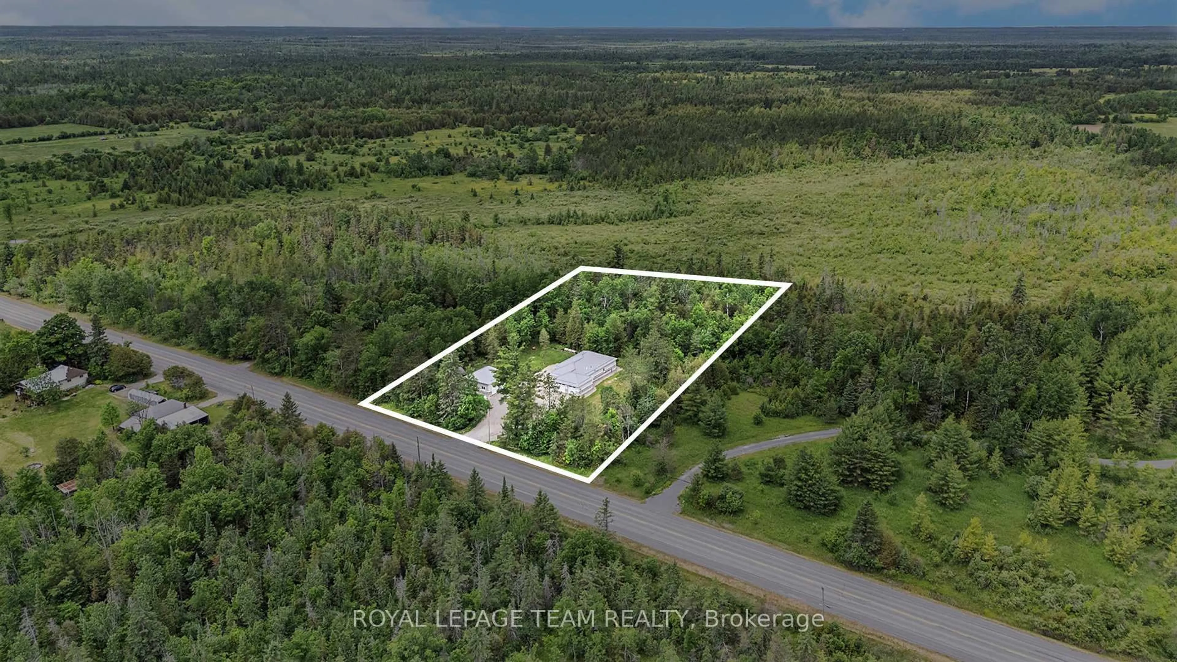 A pic from outside/outdoor area/front of a property/back of a property/a pic from drone, water/lake/river/ocean view for 4517 Roger Stevens Dr, Smiths Falls Ontario K7A 4S6