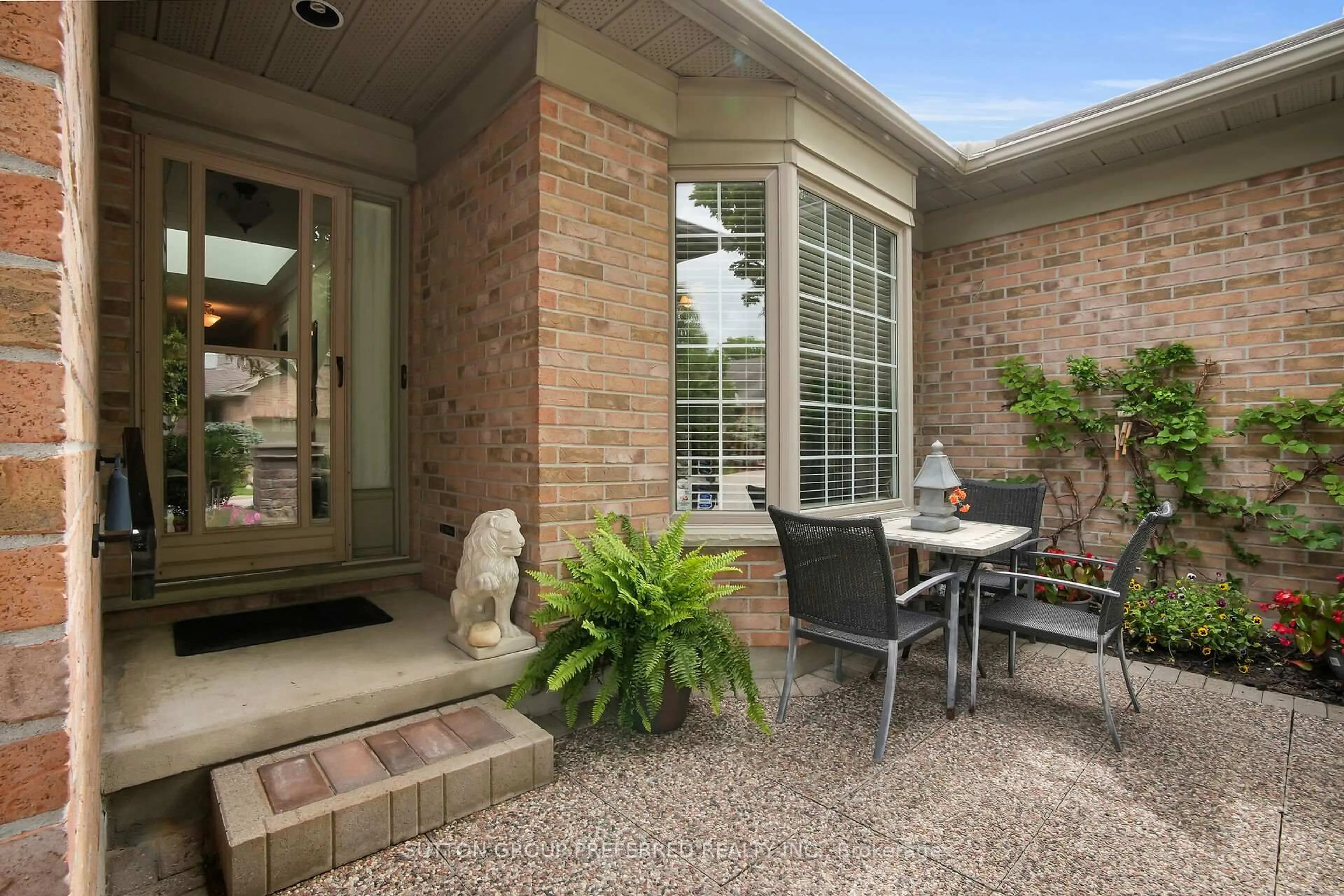 Patio, street for 1151 Riverside Dr #4, London North Ontario N6H 2T7