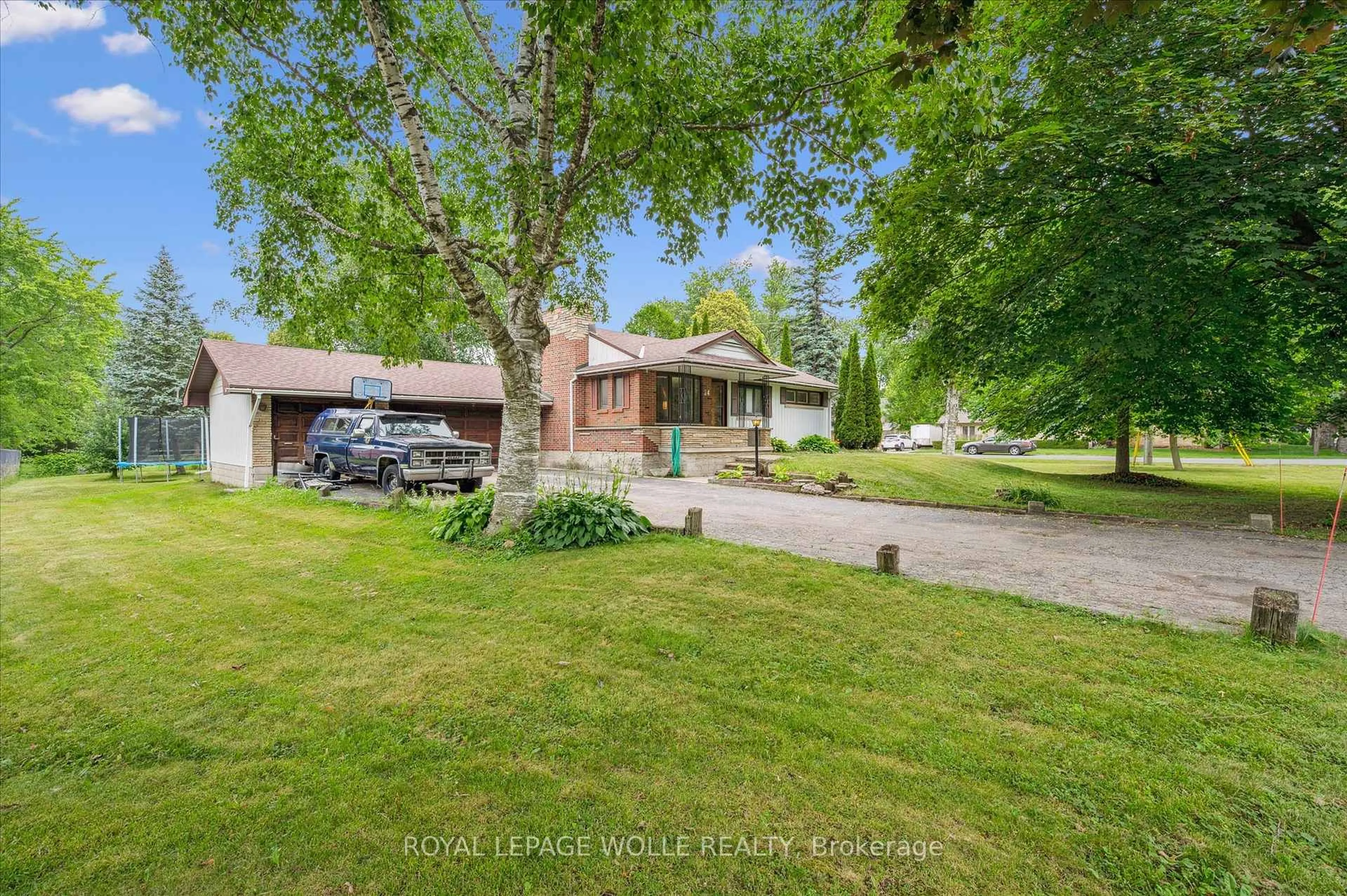 A pic from outside/outdoor area/front of a property/back of a property/a pic from drone, street for 24 Peel St, Woolwich Ontario N0B 2V0
