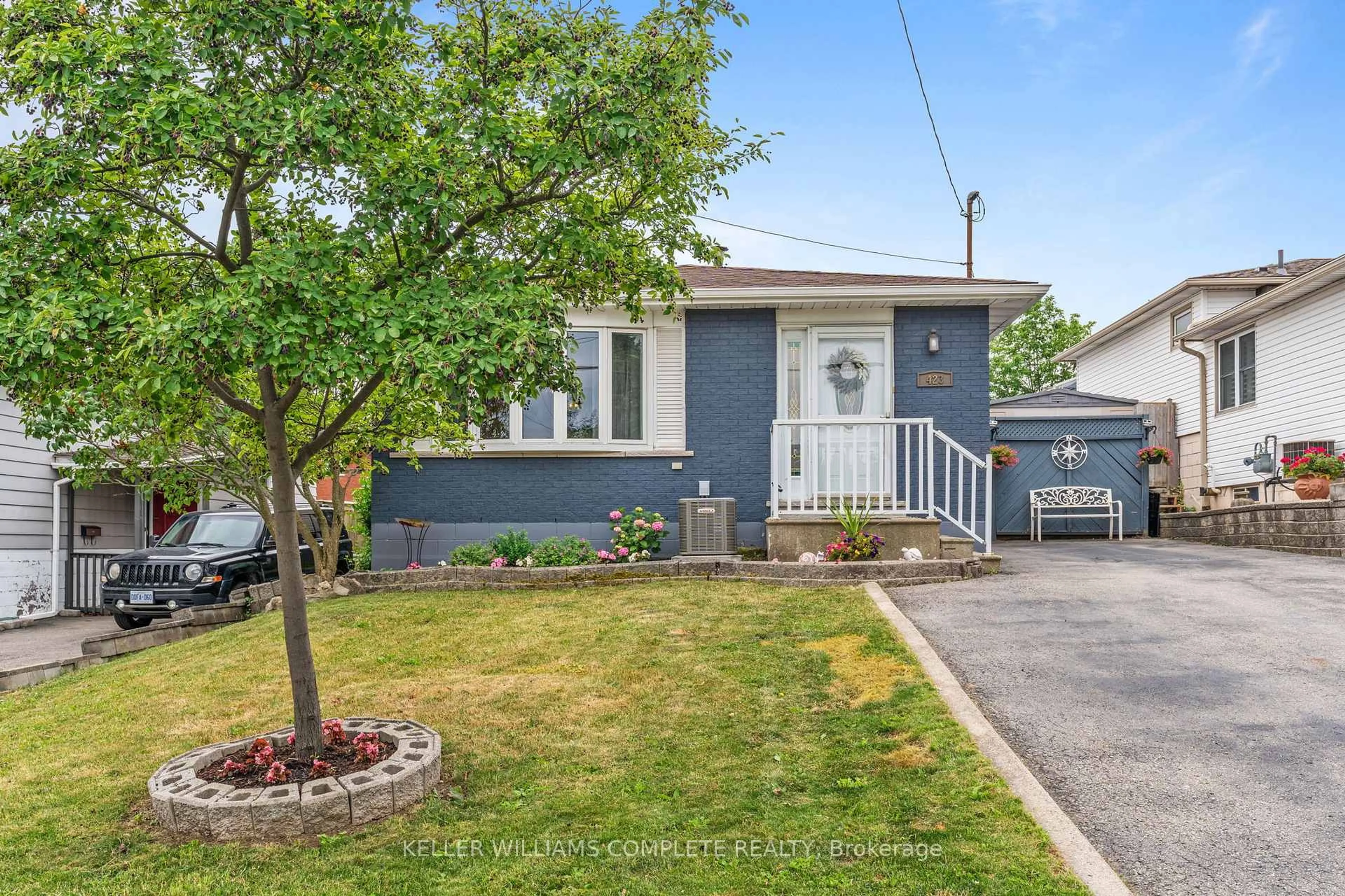 Unknown for 423 QUEEN VICTORIA Dr, Hamilton Ontario L8W 1G7