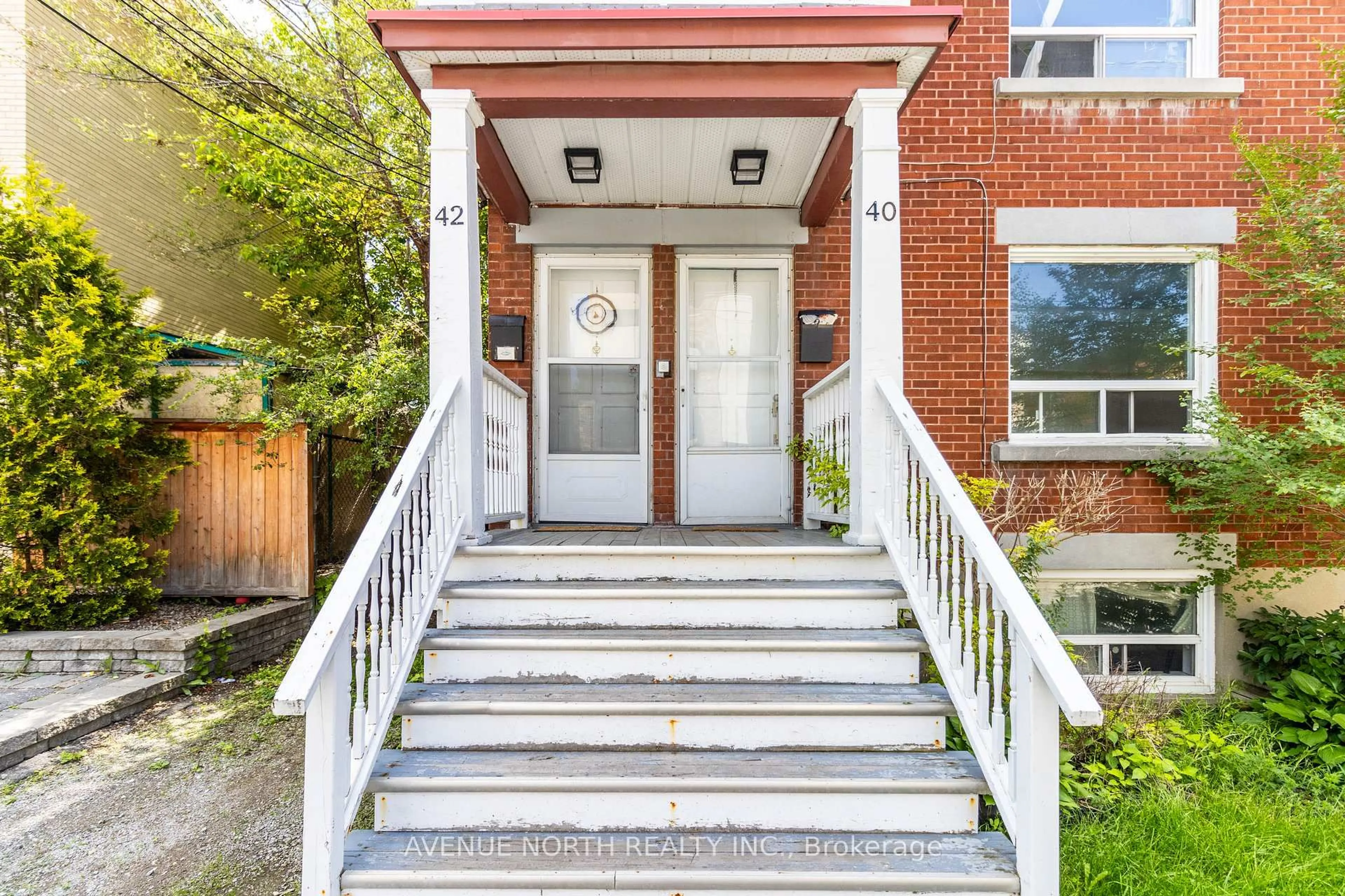 Unknown for 40 Vaughan St, Ottawa Ontario K1M 1X1