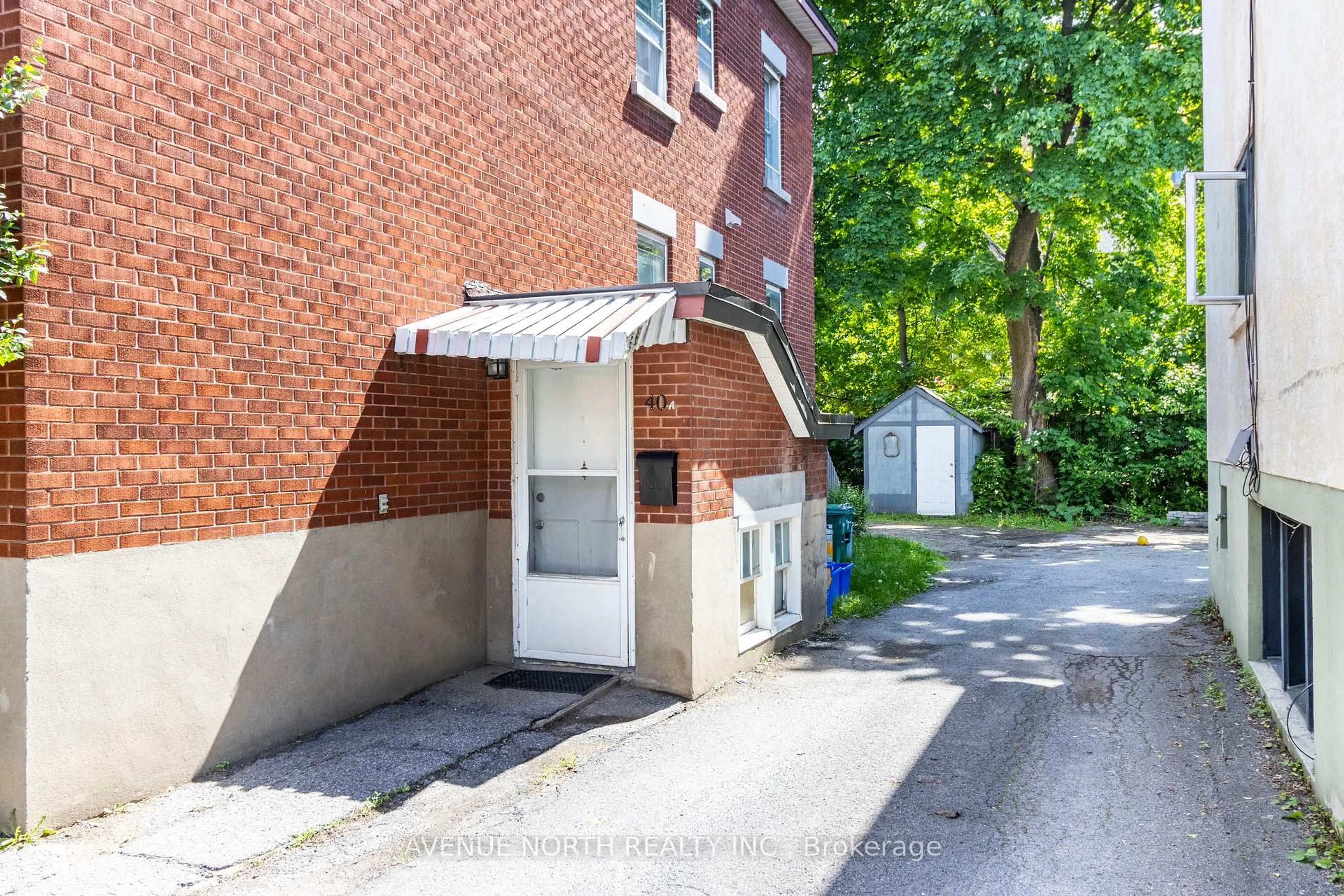 Unknown for 40 Vaughan St, Ottawa Ontario K1M 1X1