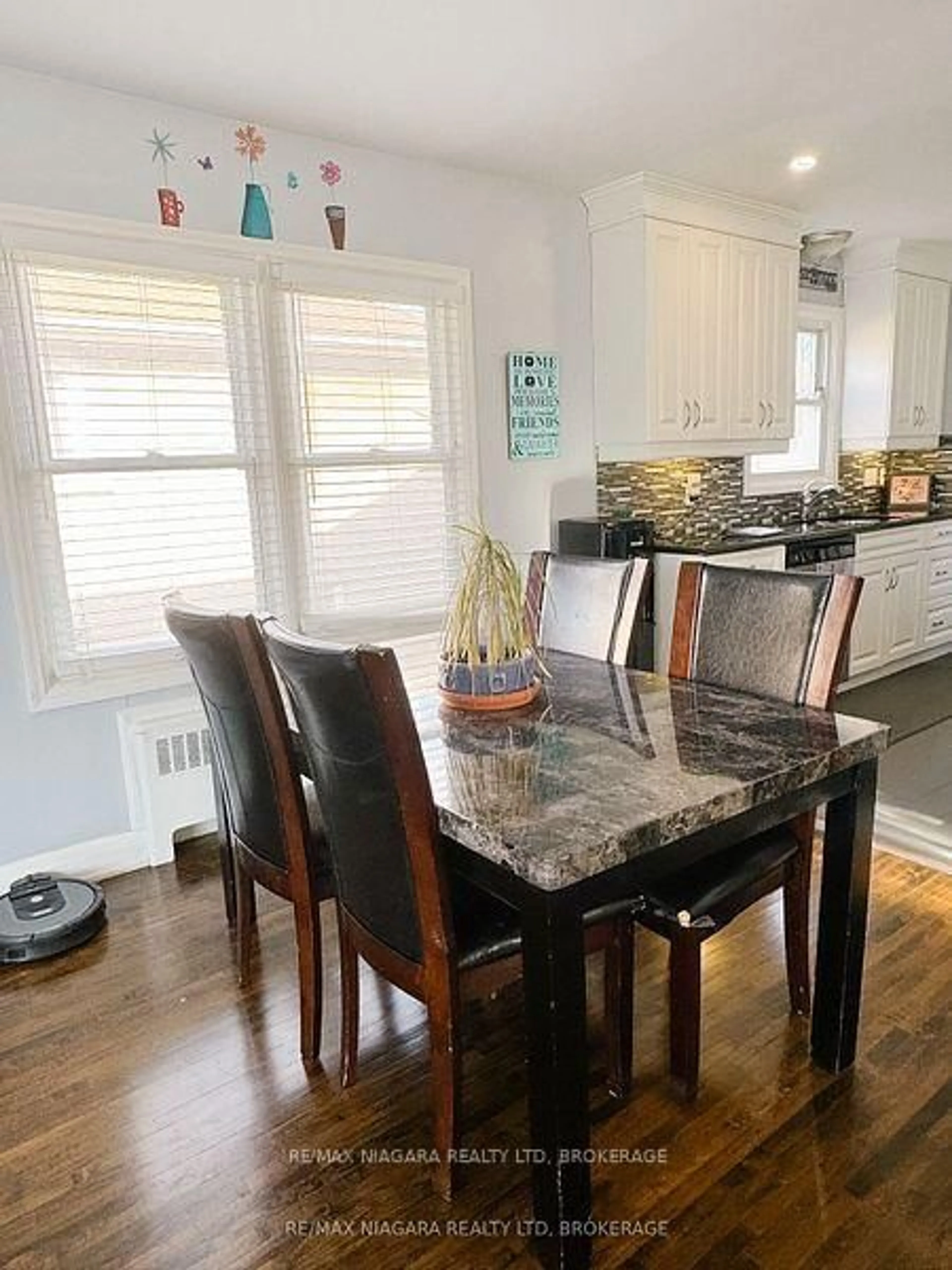 Dining room, unknown for 147 Linwood Ave, Port Colborne Ontario L3K 5K1