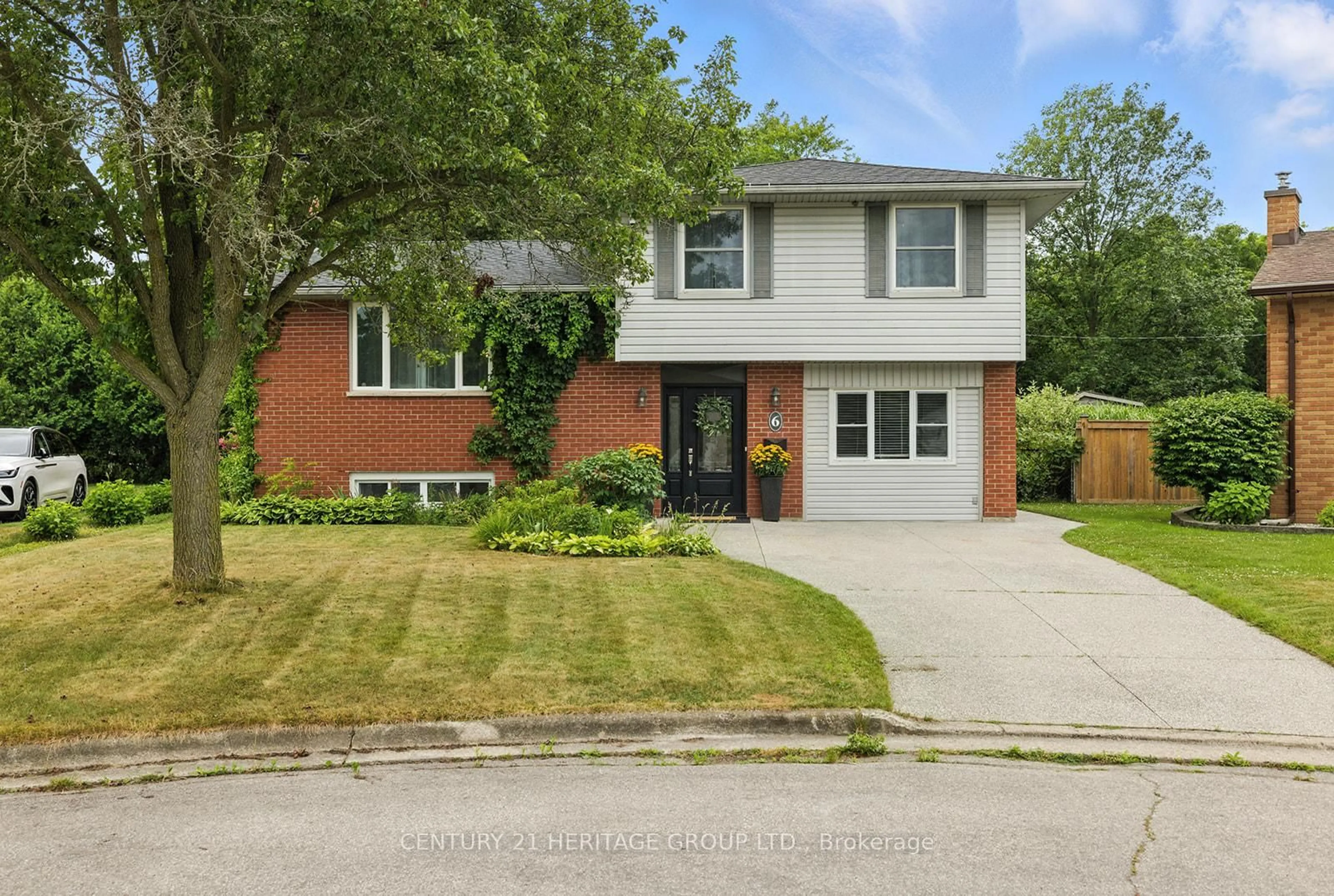 Home with brick exterior material, street for 6 Pinehurst Pl, St. Thomas Ontario N5P 3X4