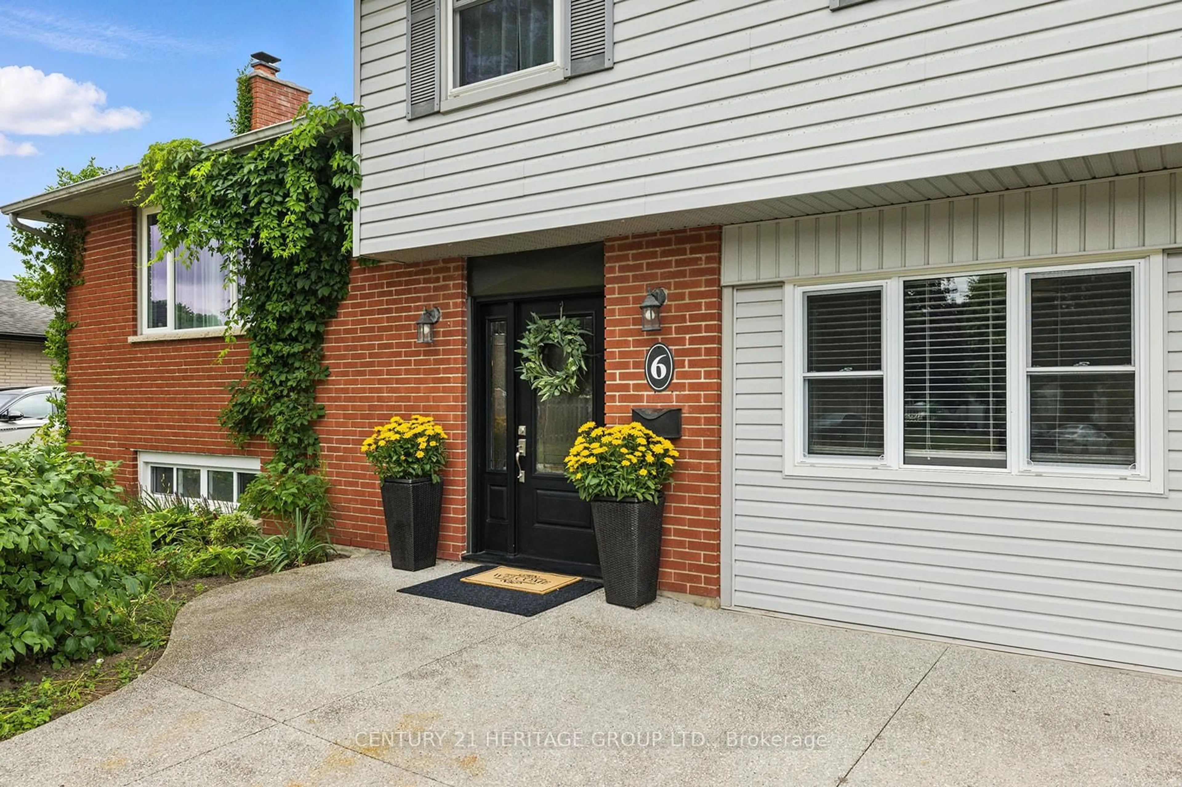 Home with brick exterior material, street for 6 Pinehurst Pl, St. Thomas Ontario N5P 3X4
