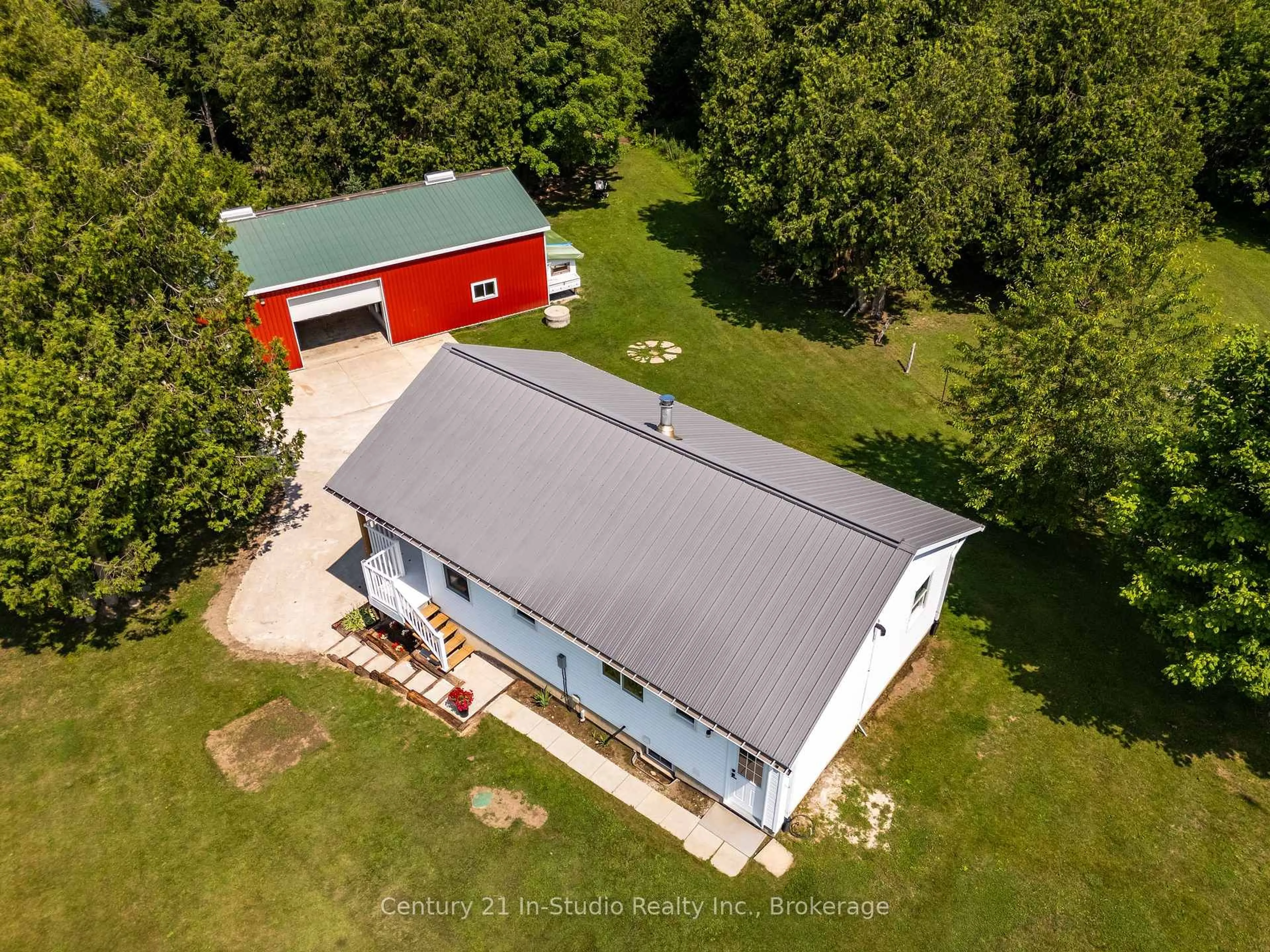 A pic from outside/outdoor area/front of a property/back of a property/a pic from drone, building for 1142 Sideroad 10, Arran-Elderslie Ontario N0H 1A0