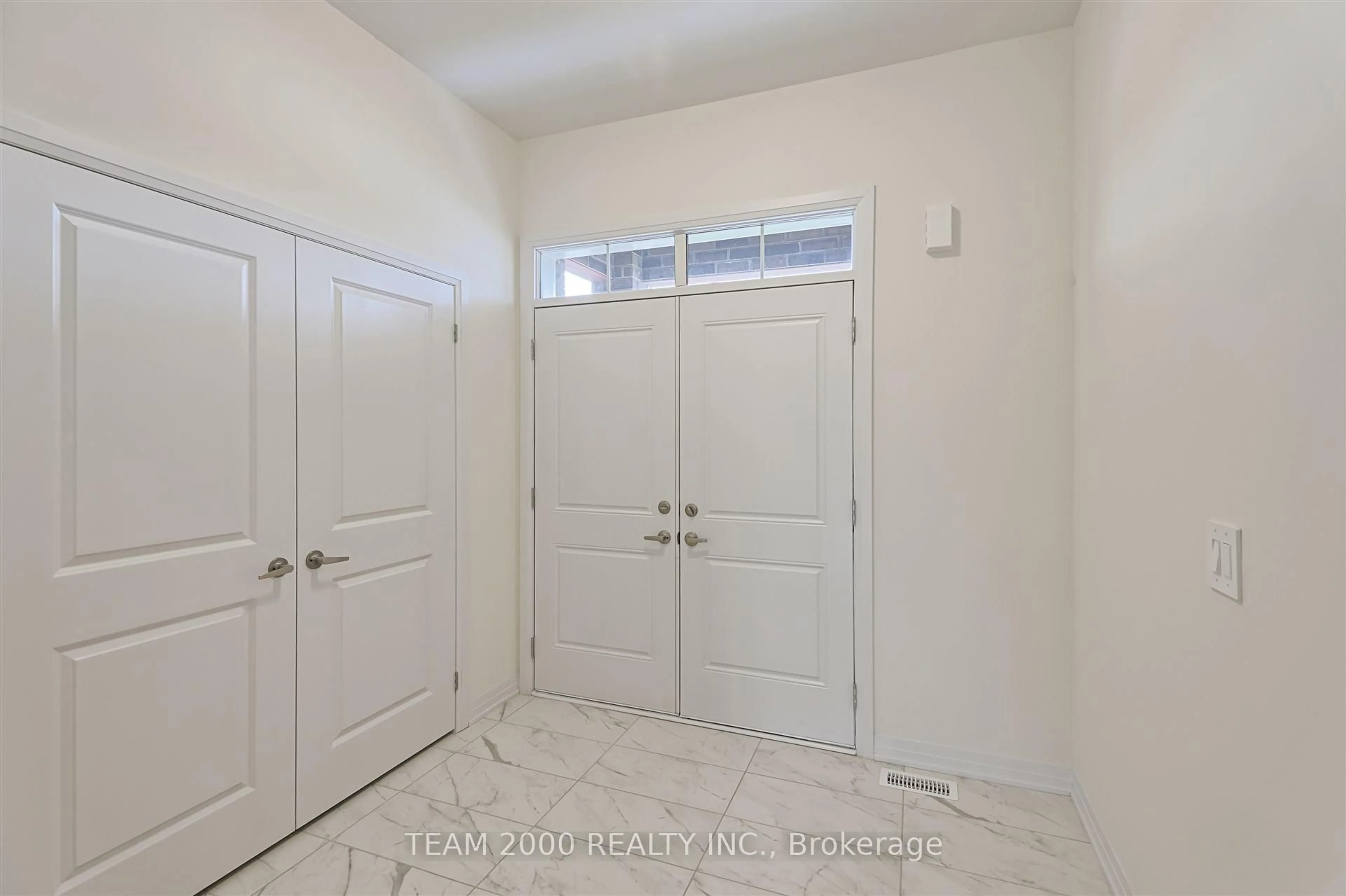Indoor entryway for 405 Adelaide St, Wellington North Ontario N0G 1A0