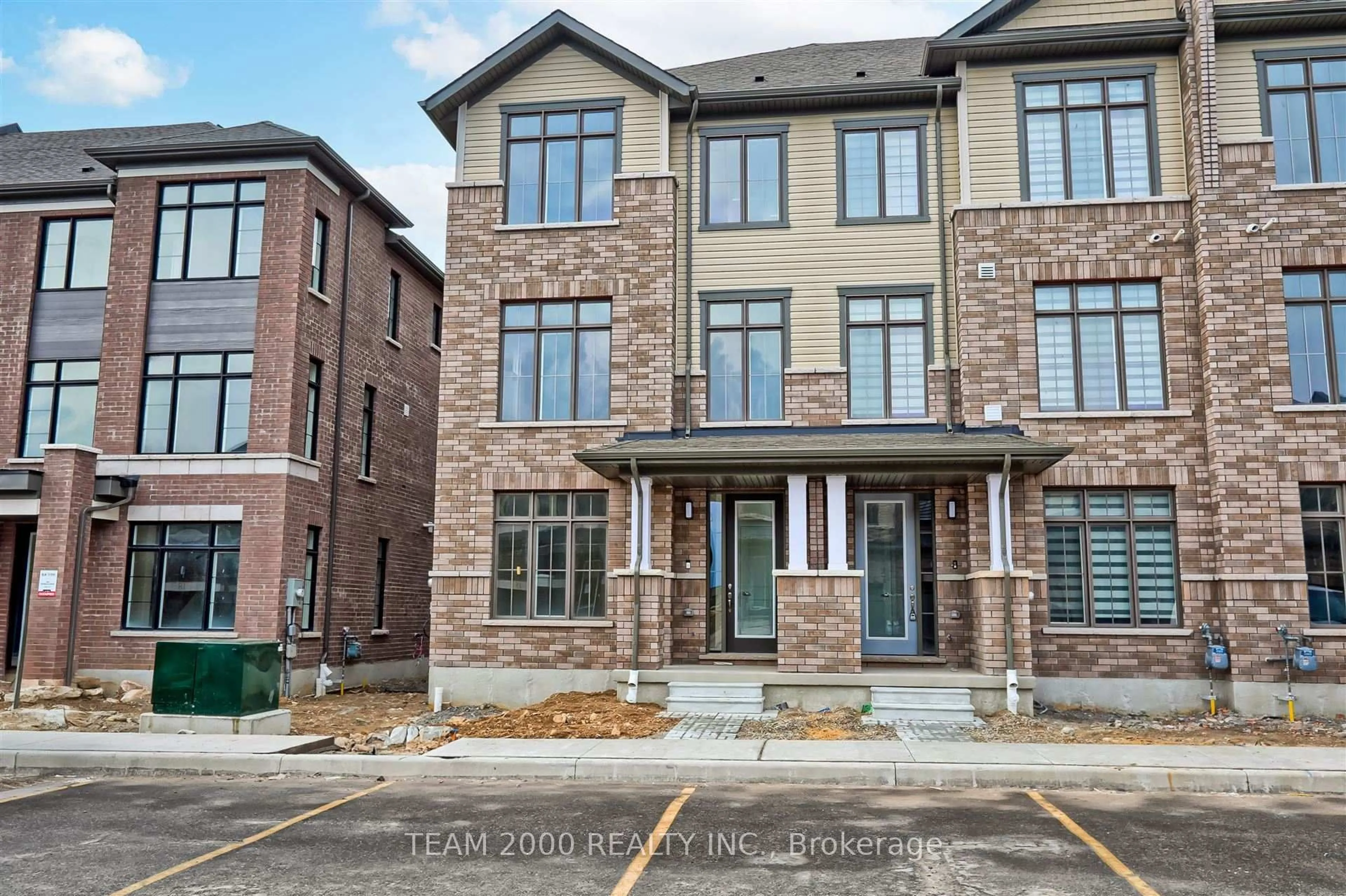 Home with brick exterior material, street for 400 Newman Dr #26, Cambridge Ontario N1S 5C2