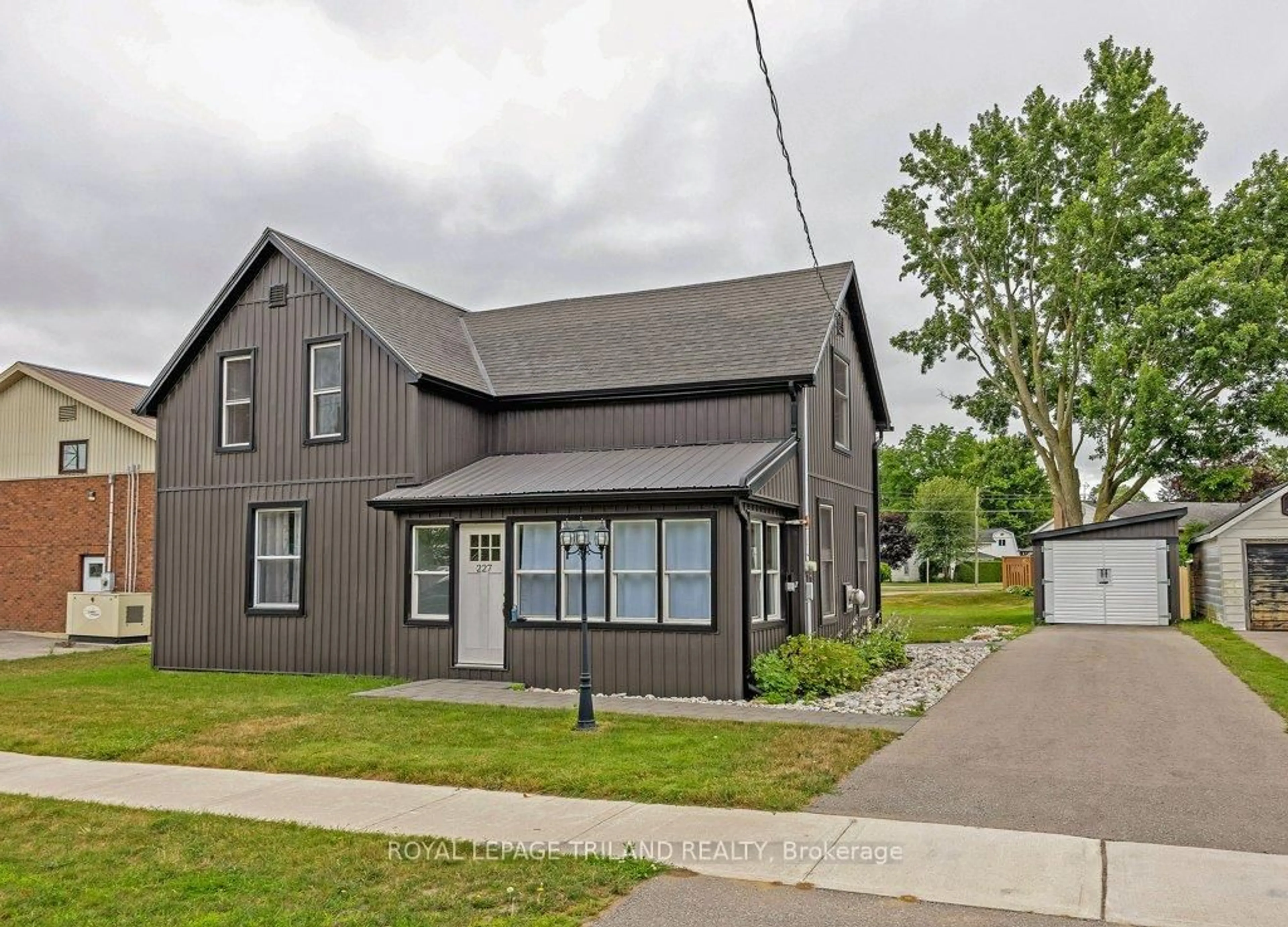 Unknown for 227 John St, Dutton/Dunwich Ontario N0L 1J0