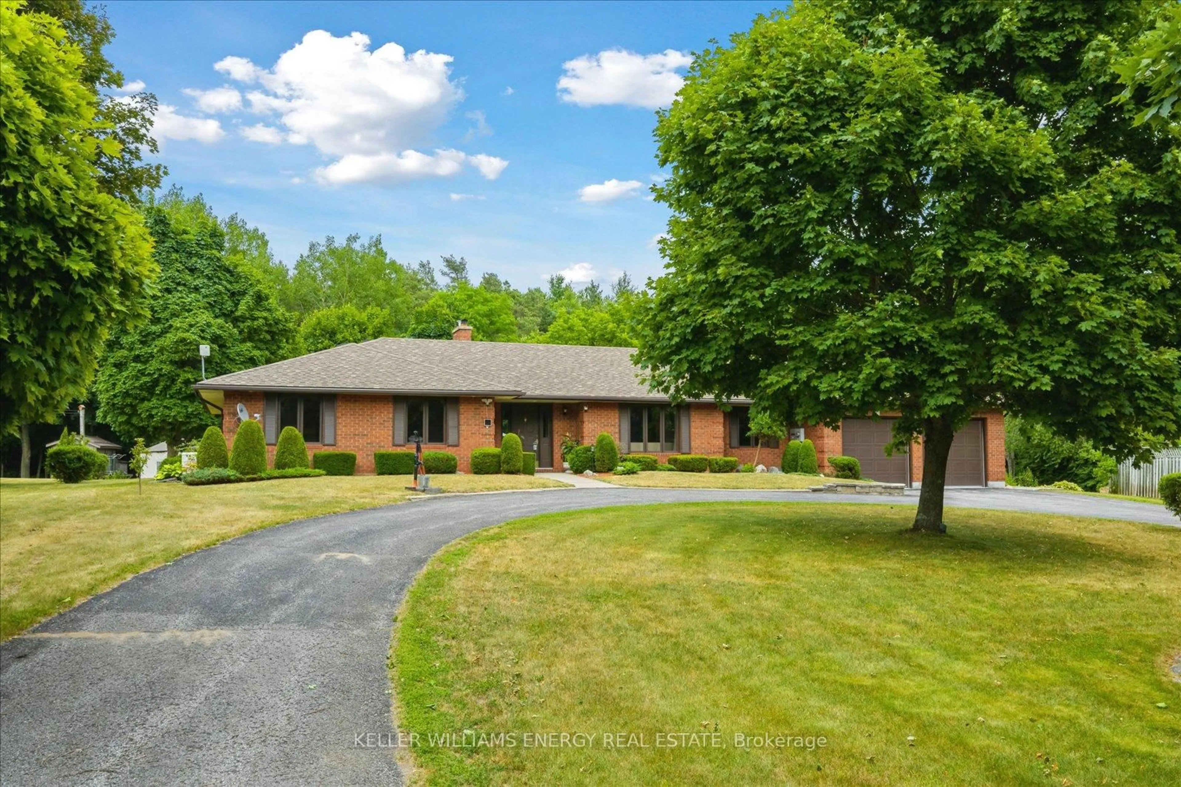 A pic from outside/outdoor area/front of a property/back of a property/a pic from drone, unknown for 4807 County Rd 10 Rd, Port Hope Ontario L1A 3V5