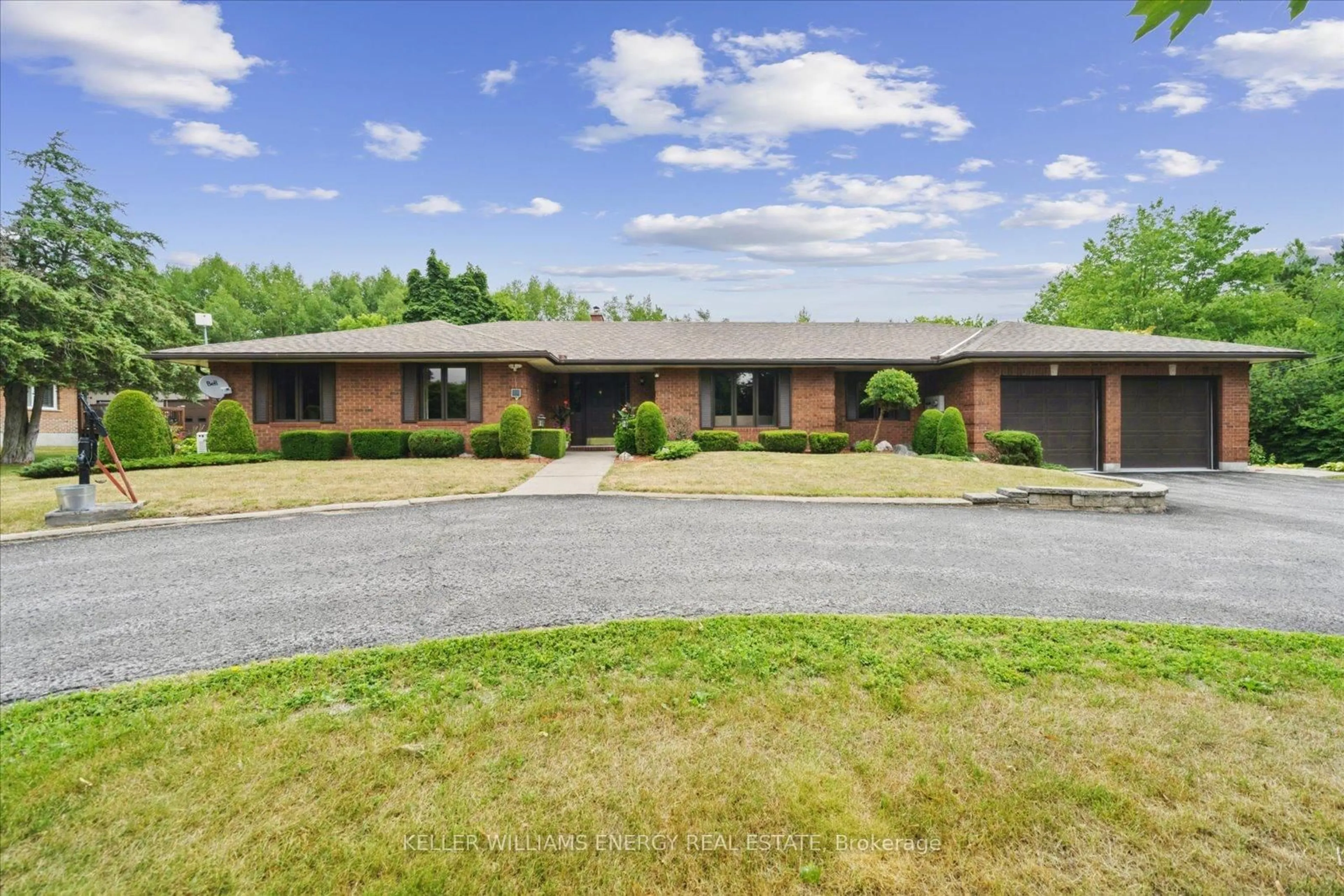 A pic from outside/outdoor area/front of a property/back of a property/a pic from drone, unknown for 4807 County Rd 10 Rd, Port Hope Ontario L1A 3V5