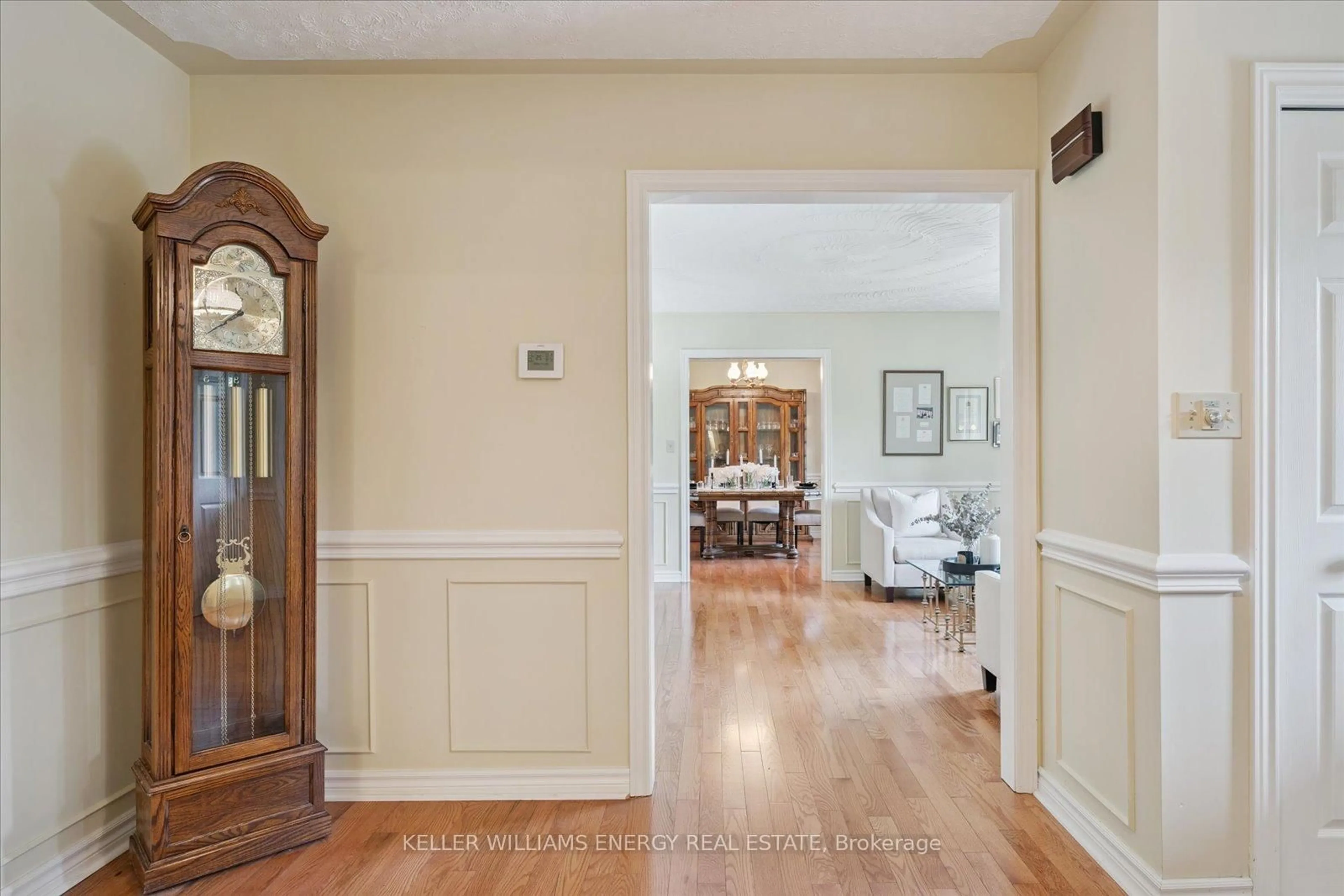 Indoor foyer for 4807 County Rd 10 Rd, Port Hope Ontario L1A 3V5