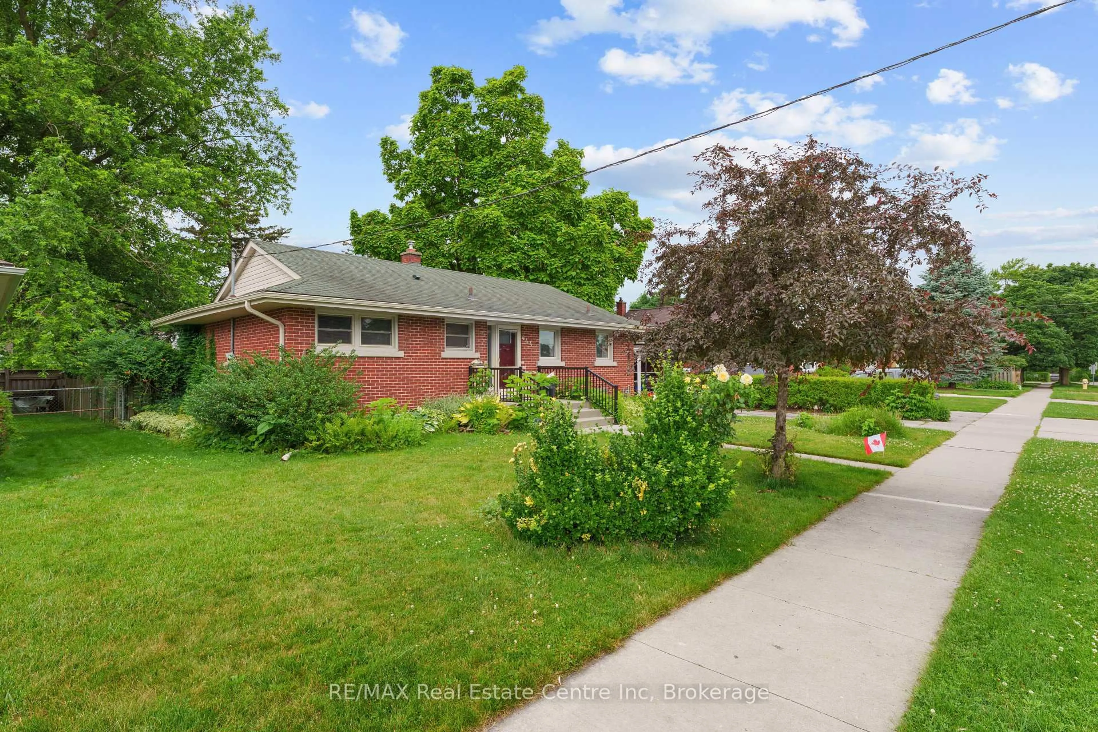 Unknown for 444 Rose St, Cambridge Ontario N3H 2E3