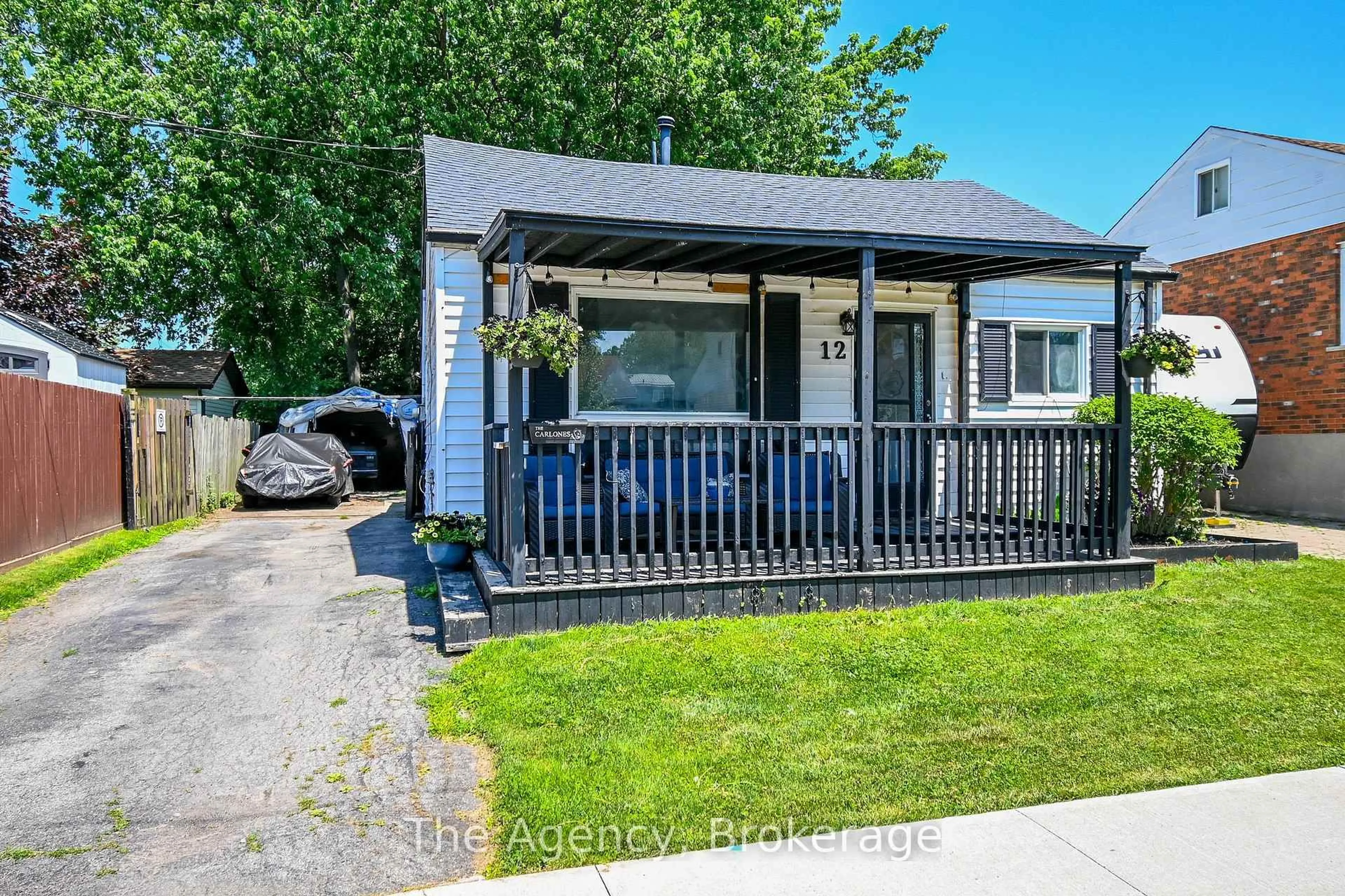 Home with vinyl exterior material, street for 12 Ajax Ave, Welland Ontario L3B 4W8