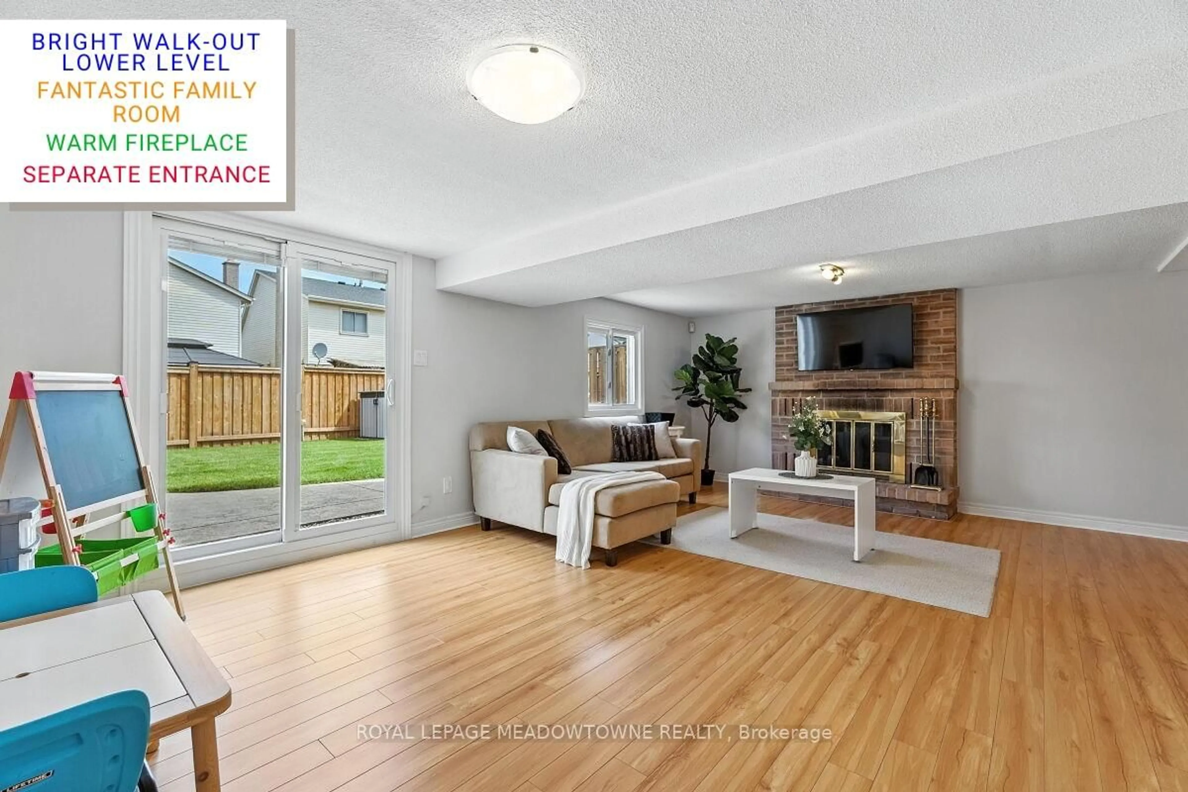 Unknown for 3 Lyton Cres, Hamilton Ontario L8J 2C8
