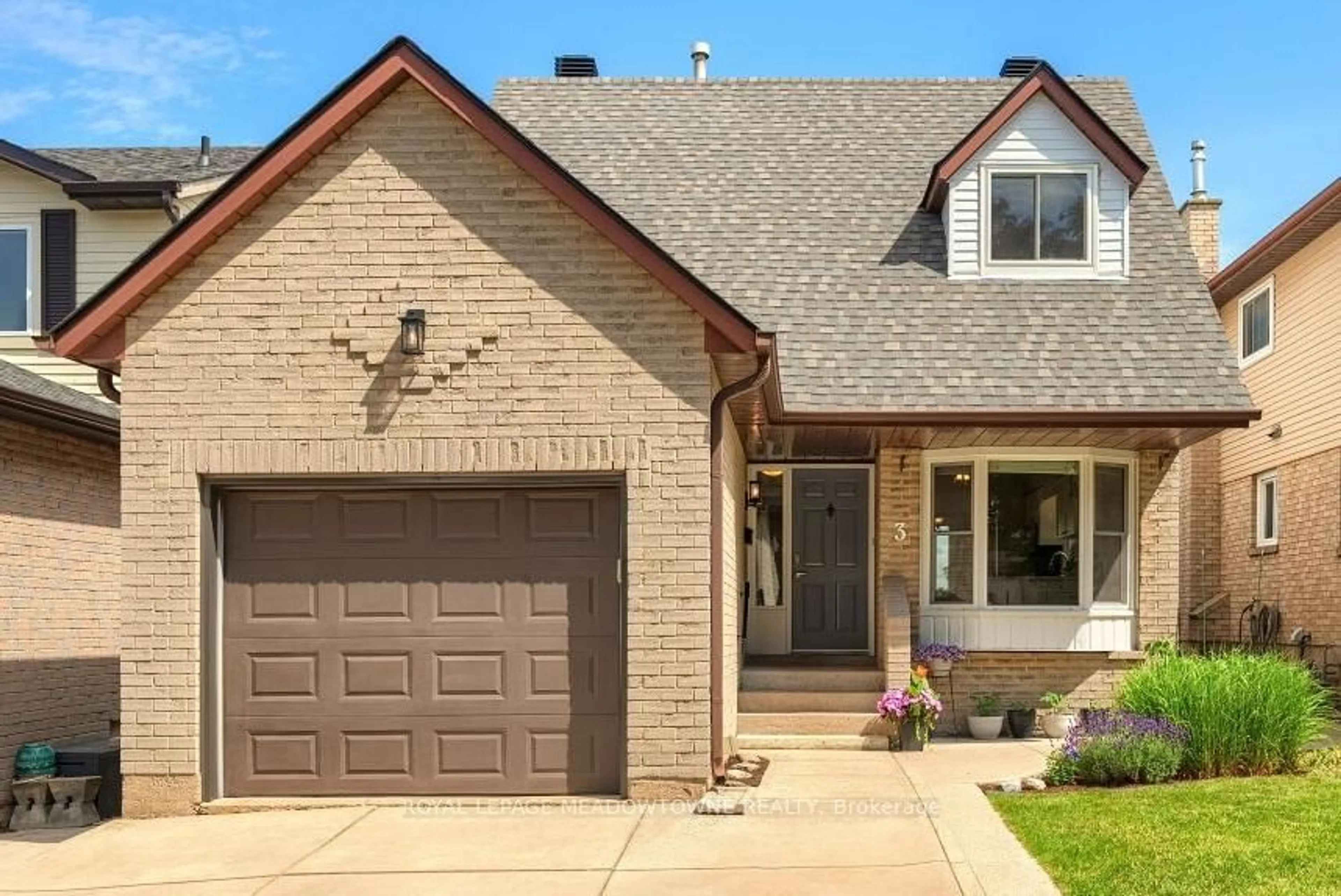 Home with brick exterior material, street for 3 Lyton Cres, Hamilton Ontario L8J 2C8