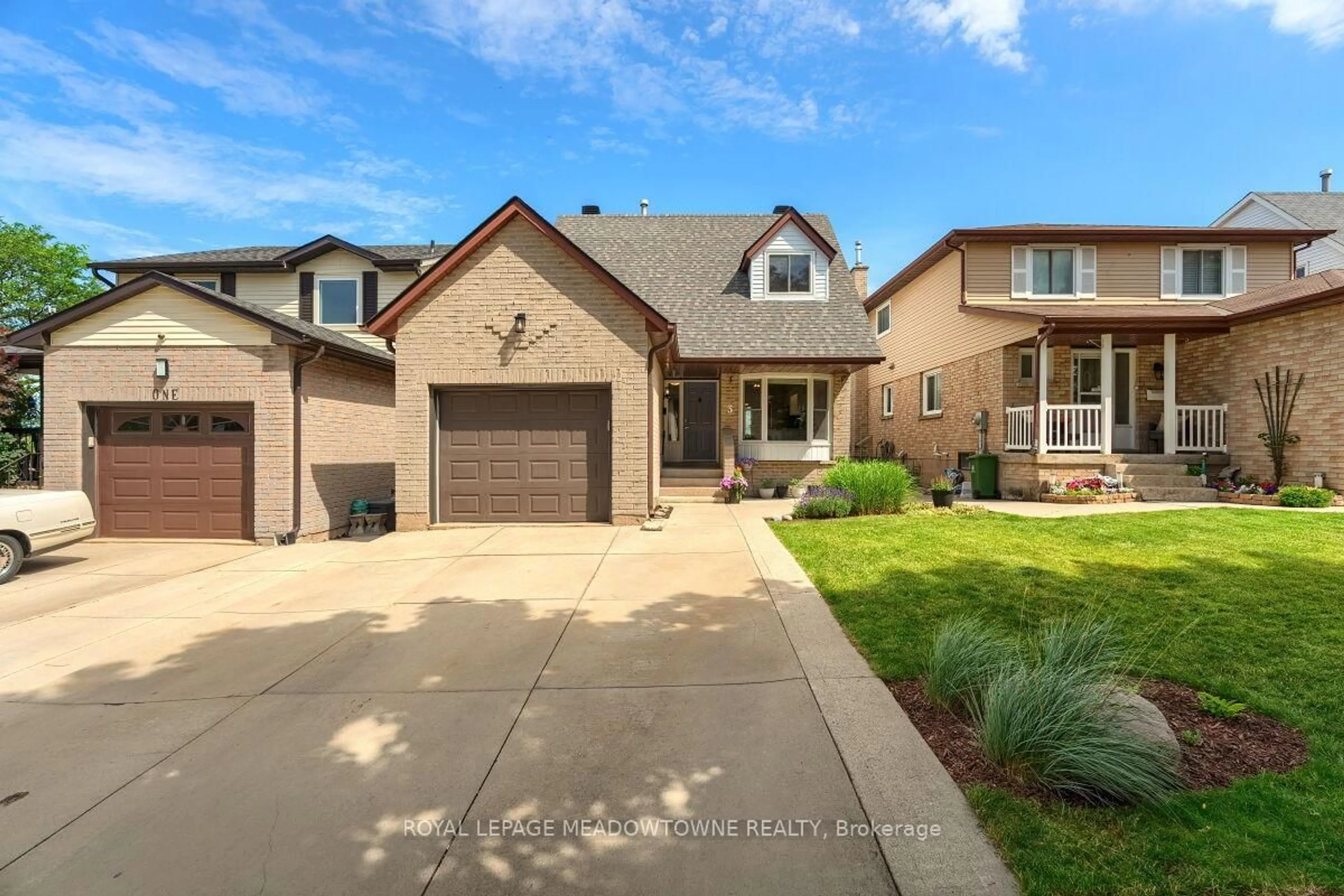 Home with brick exterior material, street for 3 Lyton Cres, Hamilton Ontario L8J 2C8