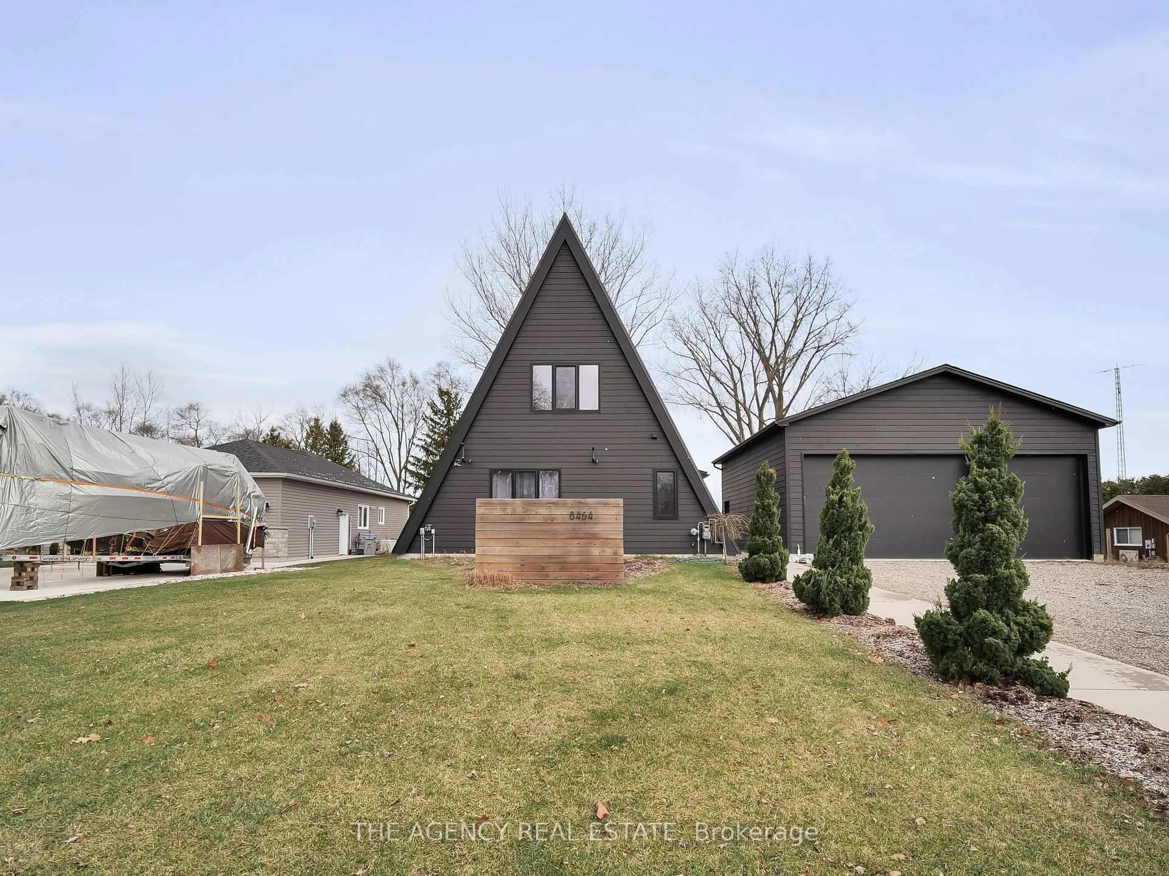 Unknown for 8464 Adams Crt, Lambton Shores Ontario N0M 1T0