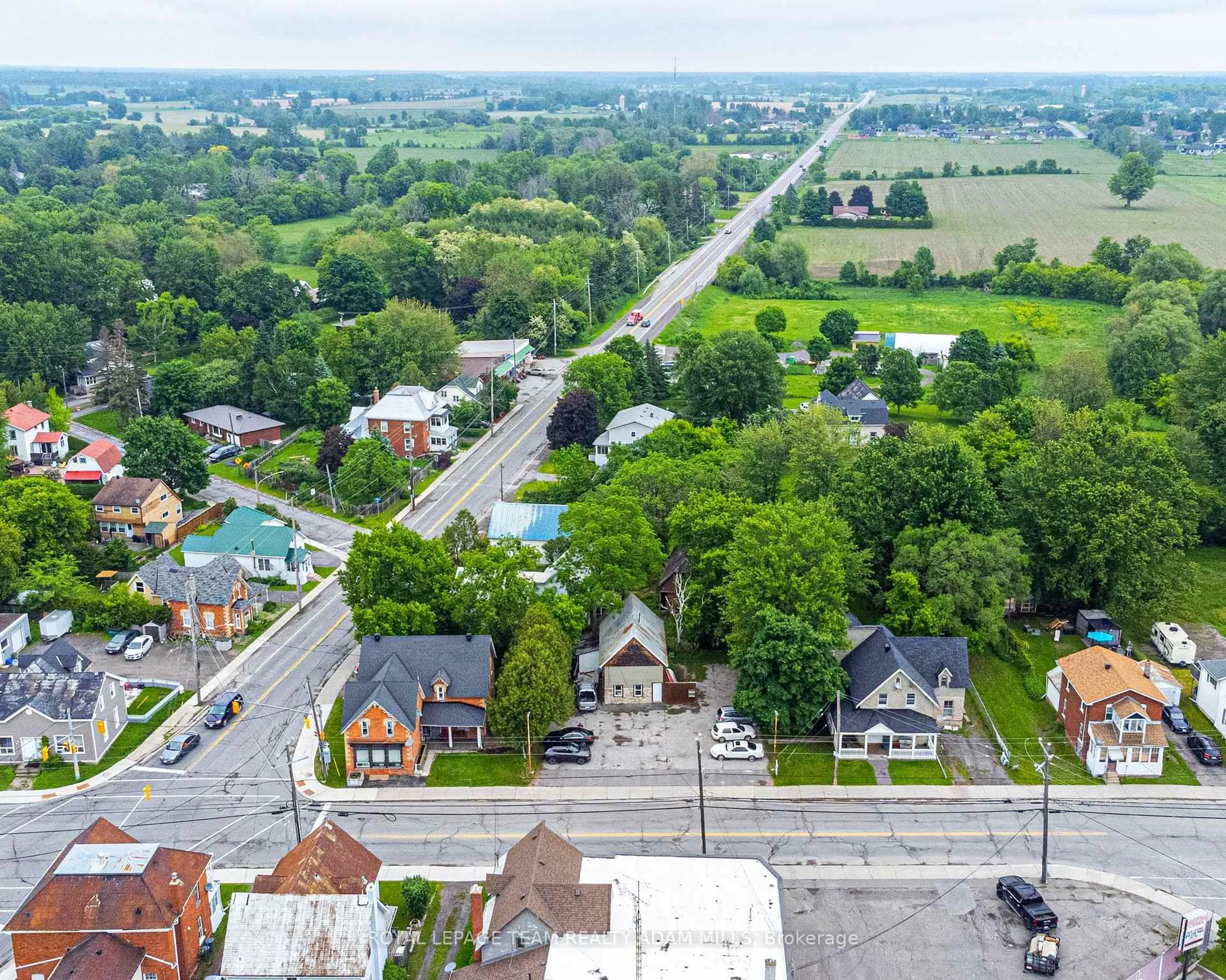 A pic from outside/outdoor area/front of a property/back of a property/a pic from drone, street for 6607 Fourth Line Rd, North Gower Ontario K0A 2T0