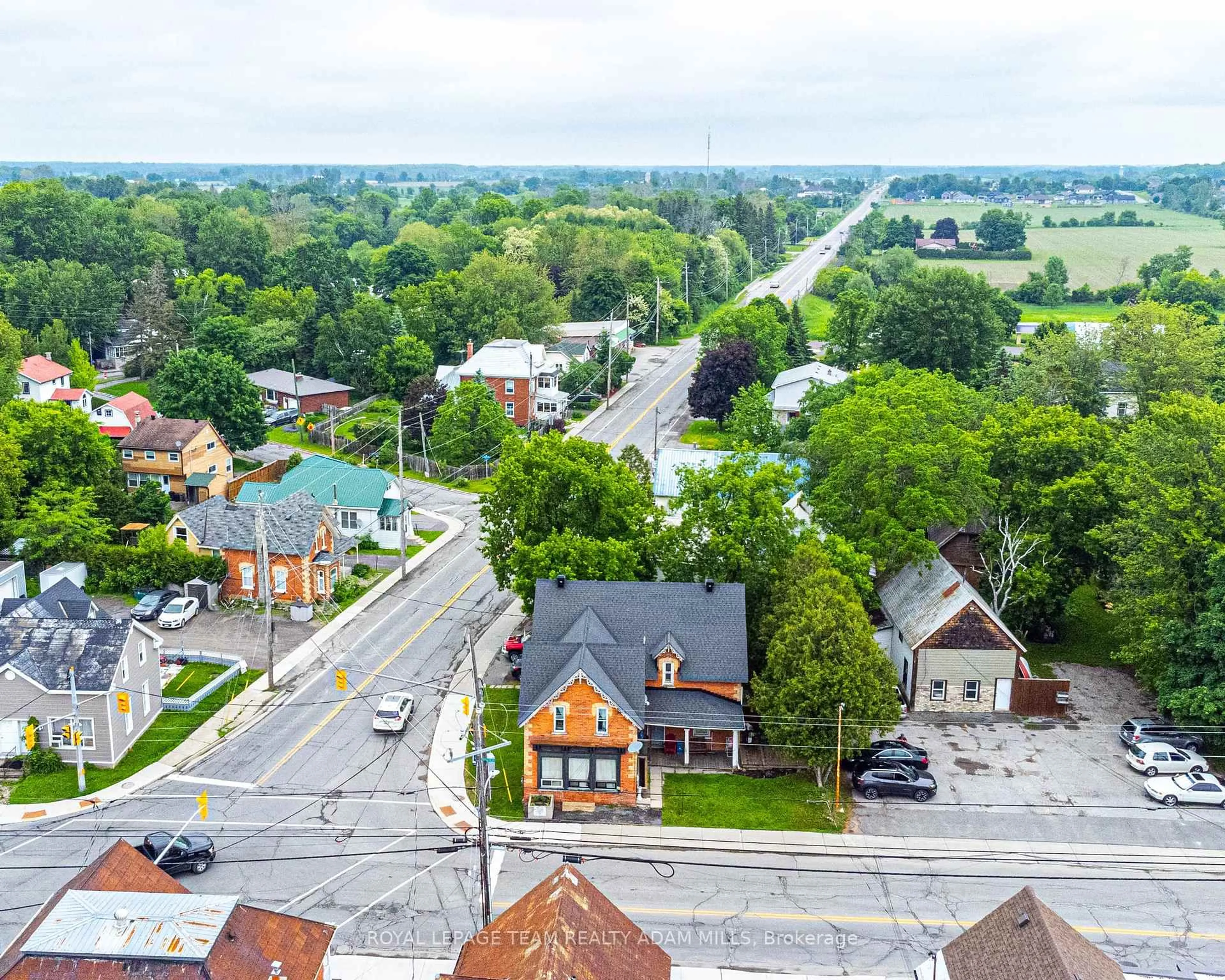 A pic from outside/outdoor area/front of a property/back of a property/a pic from drone, street for 6607 Fourth Line Rd, North Gower Ontario K0A 2T0