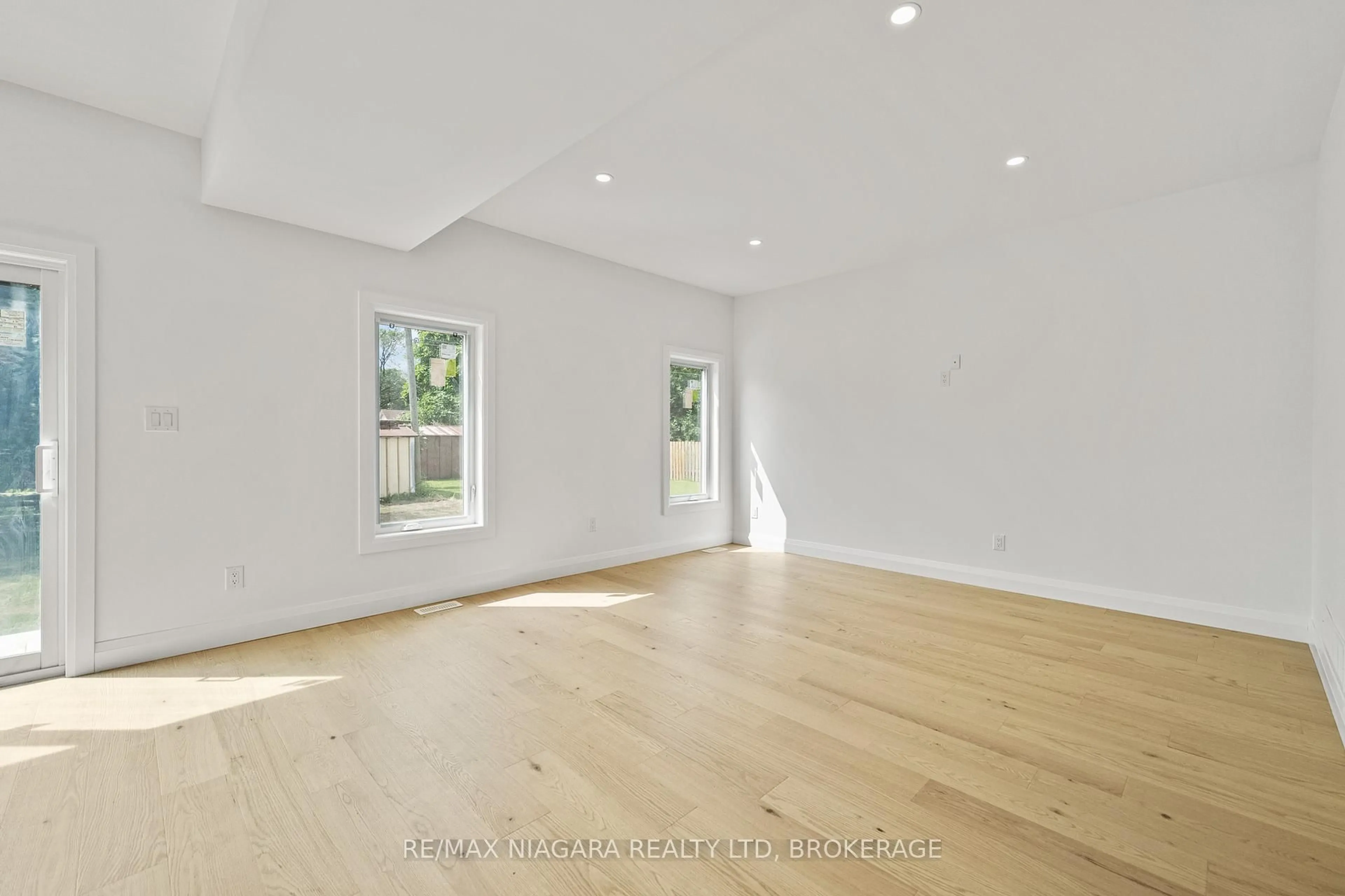 A pic of a room for 126 Chetwood St, St. Catharines Ontario L2S 2A9
