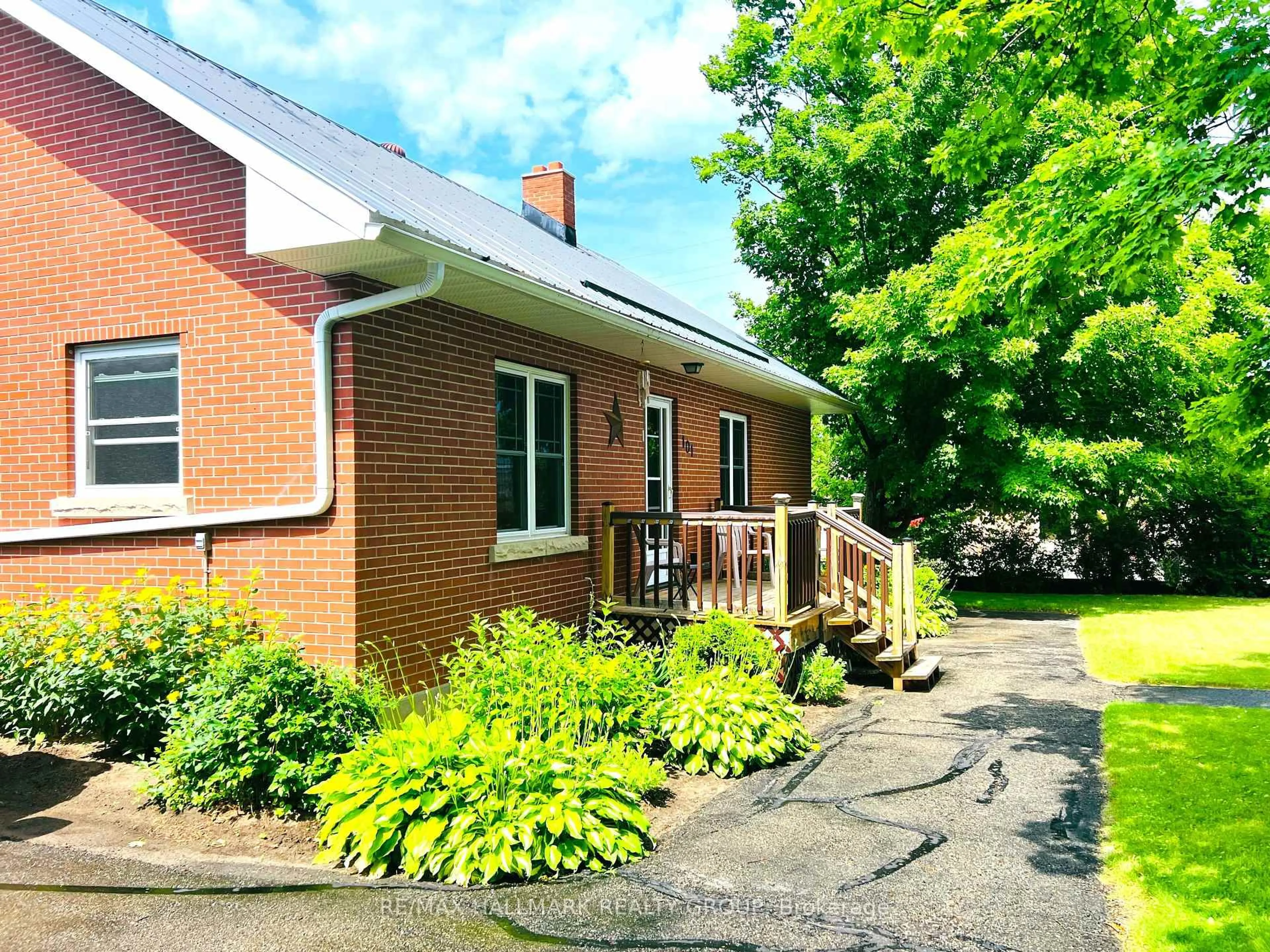 Home with brick exterior material, street for 101 Clarence St, Lanark Ontario K0G 1K0