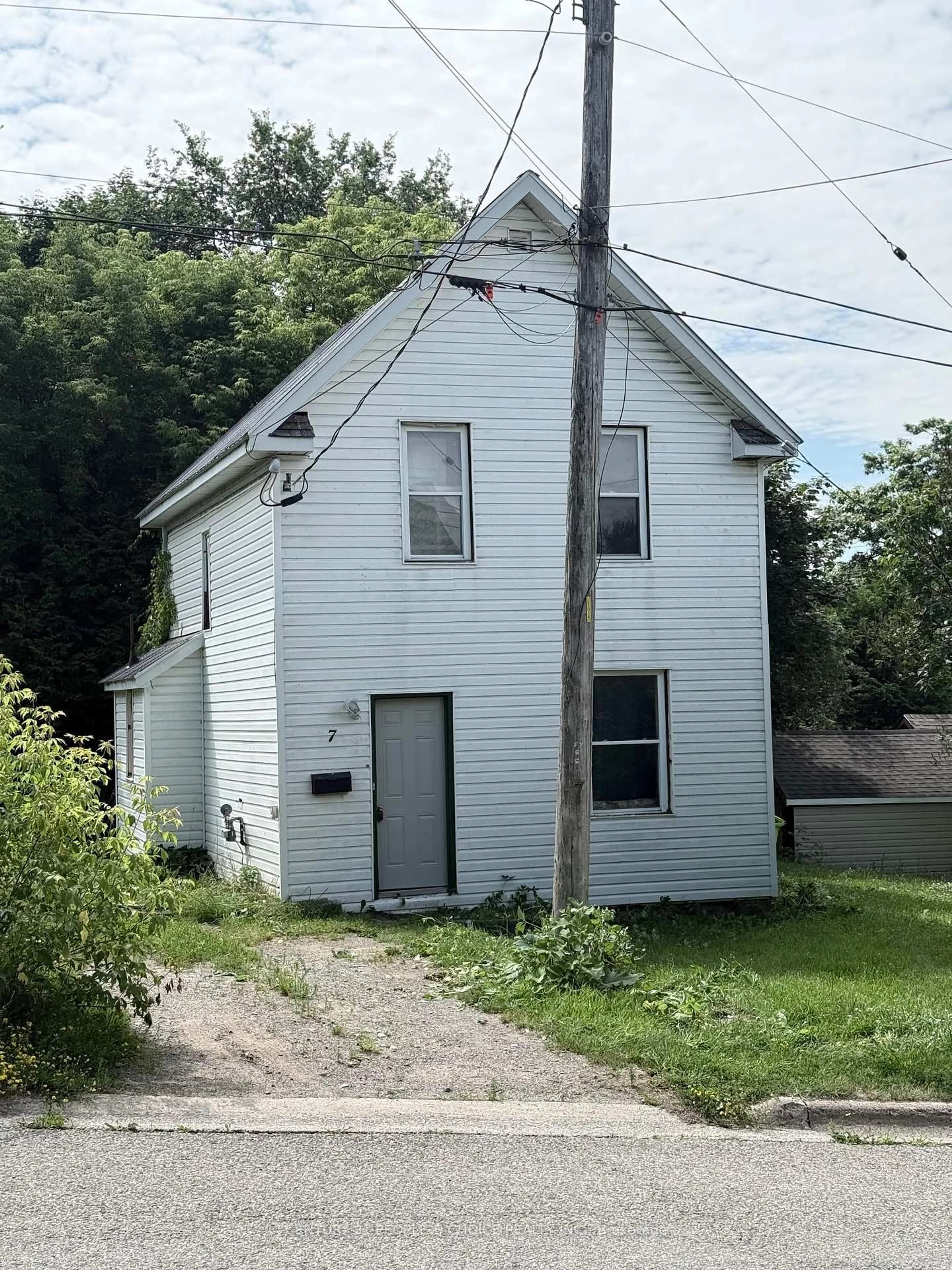 Unknown for 7 Hearst St, Sault Ste Marie Ontario P6B 1J6