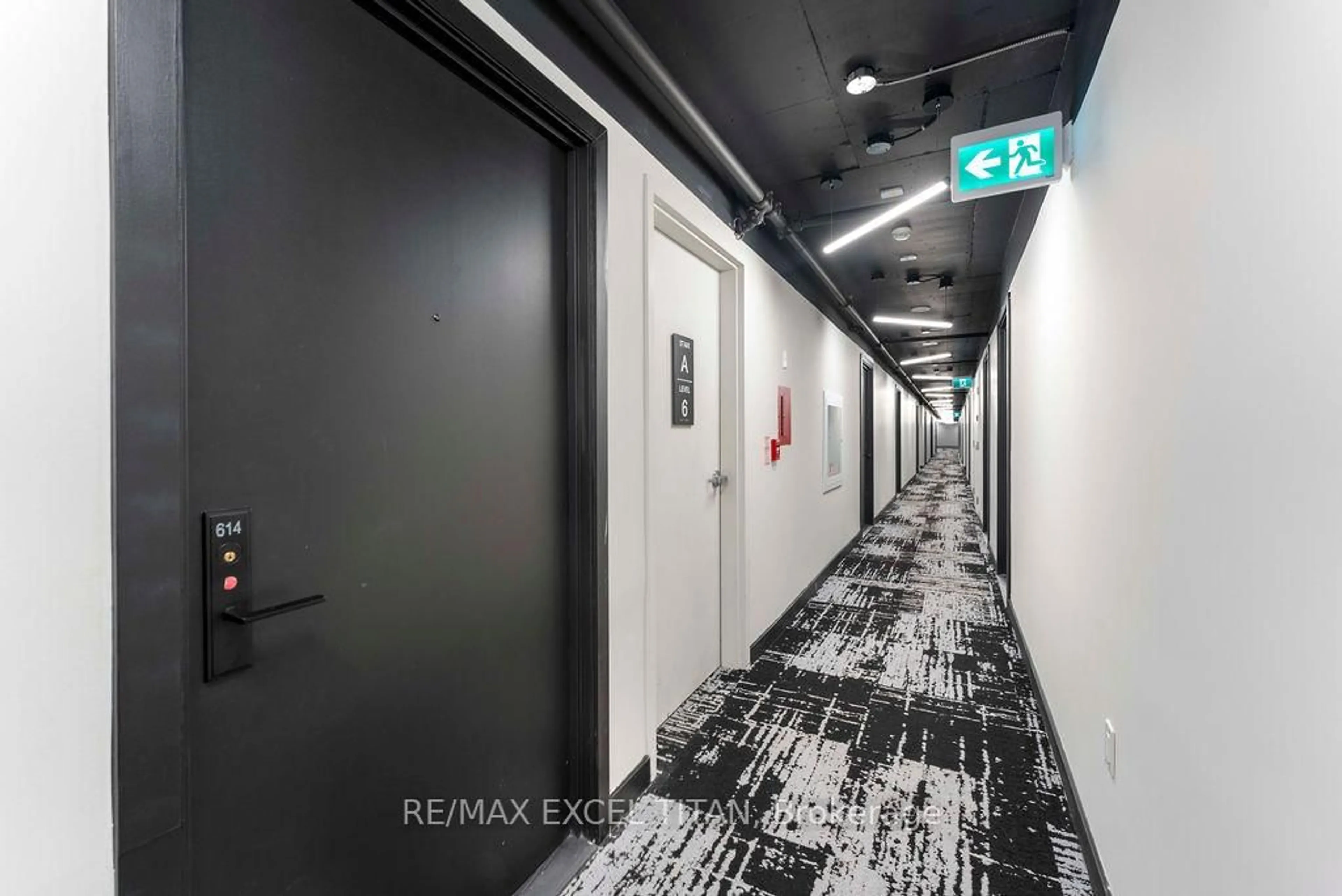 Indoor foyer for 1 Jarvis St #614, Hamilton Ontario L8R 3J2
