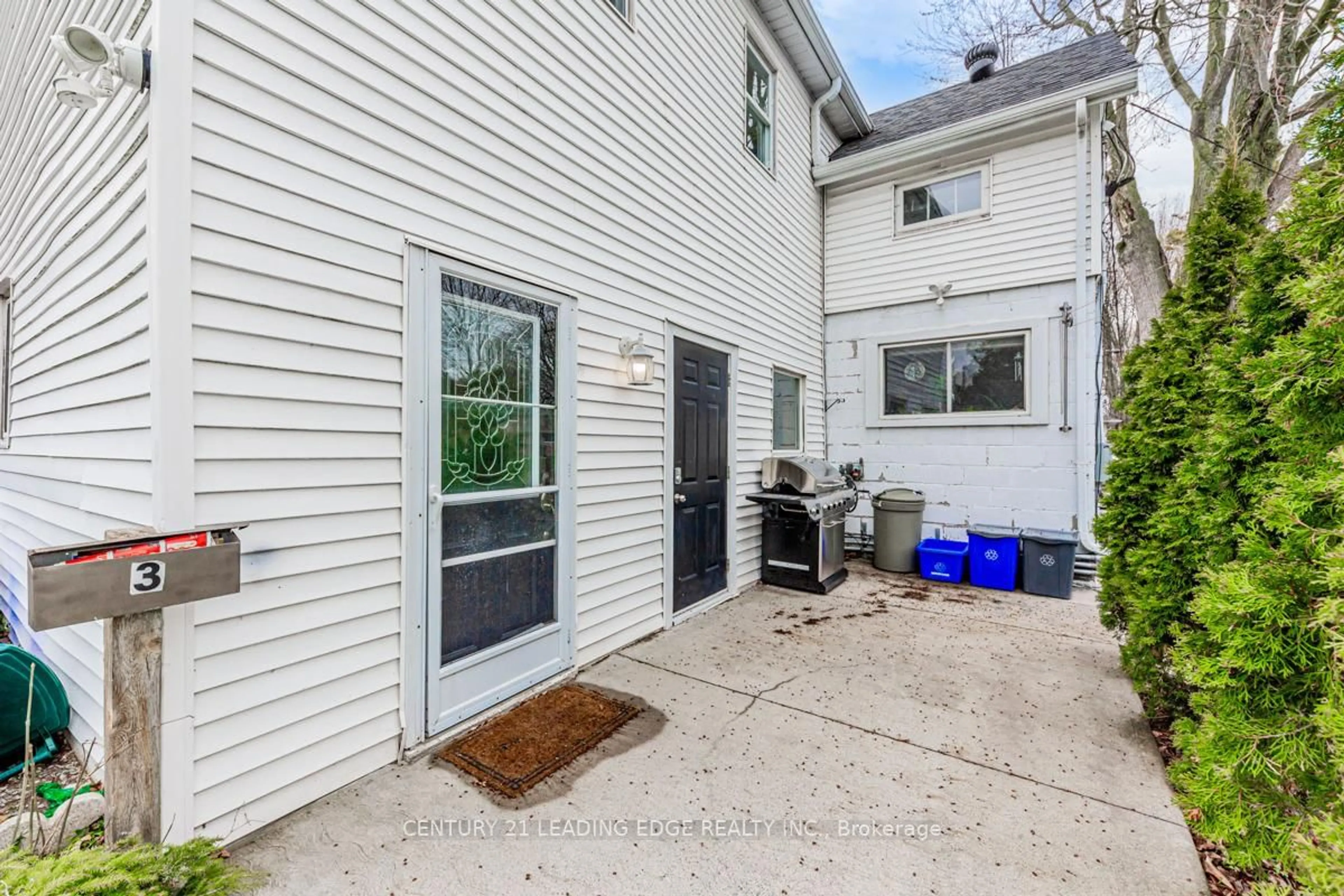 Patio, street for 433 Cottesmore Ave, Cobourg Ontario K9A 4E4