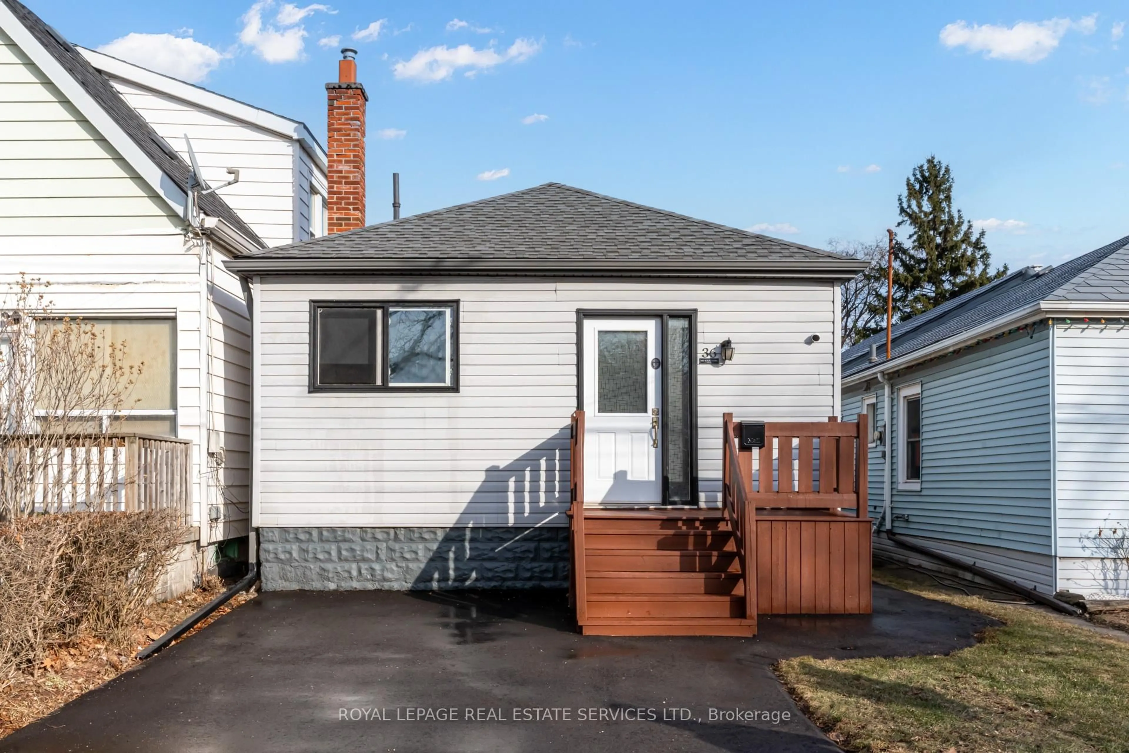 Home with vinyl exterior material, street for 36 Harmony Ave, Hamilton Ontario L8H 4X2