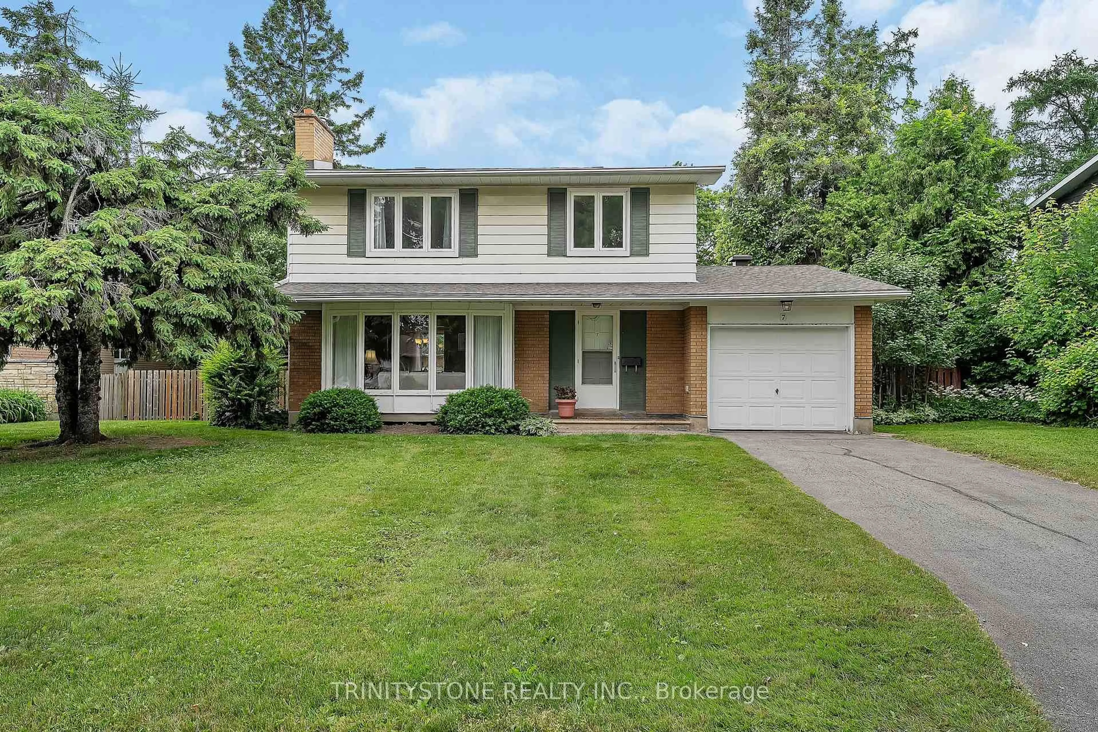 Home with vinyl exterior material, street for 7 Pulford Cres, Ottawa Ontario K2B 6L6