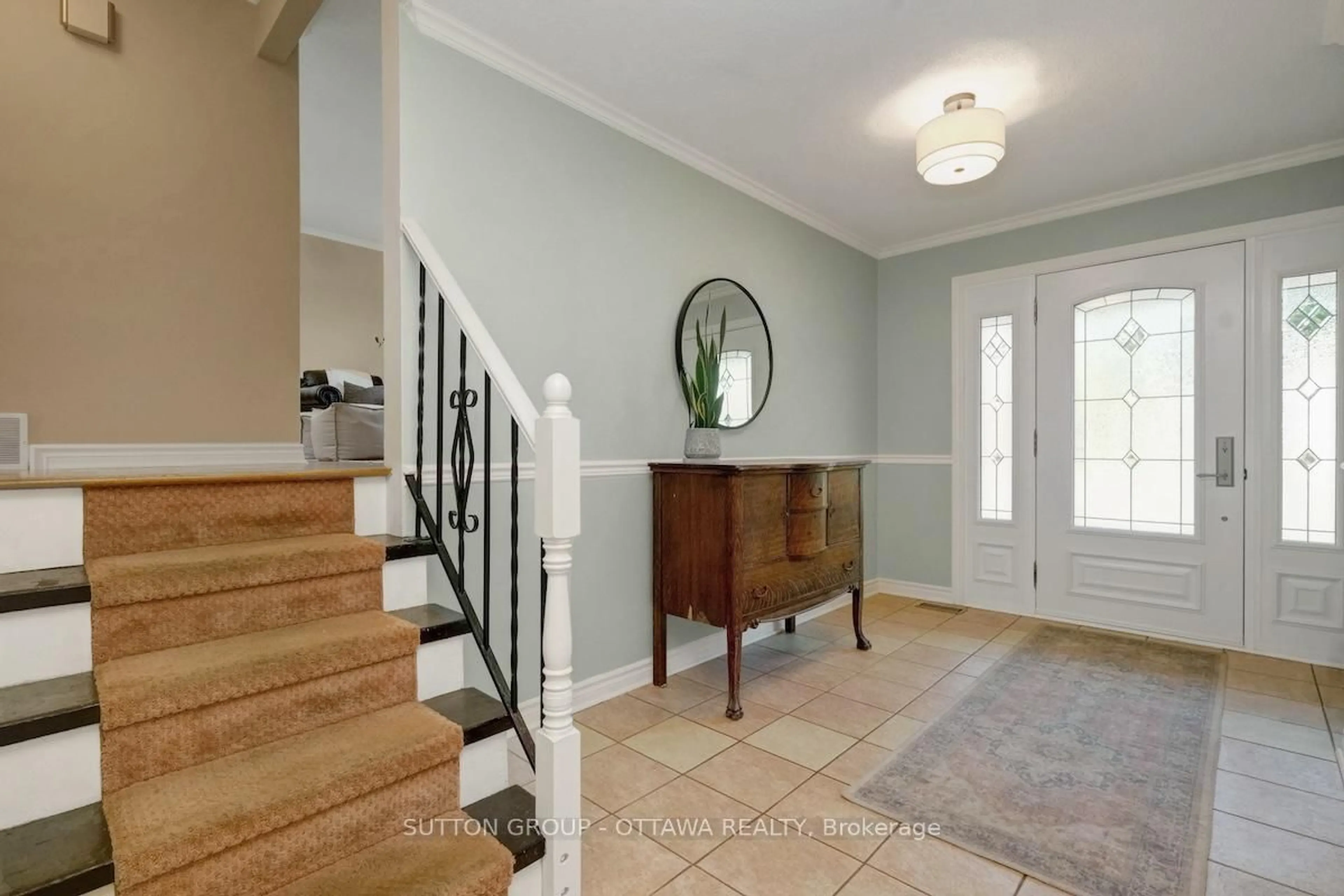 Indoor entryway for 6283 Steamer Lane, Orleans Ontario K1C 1C8