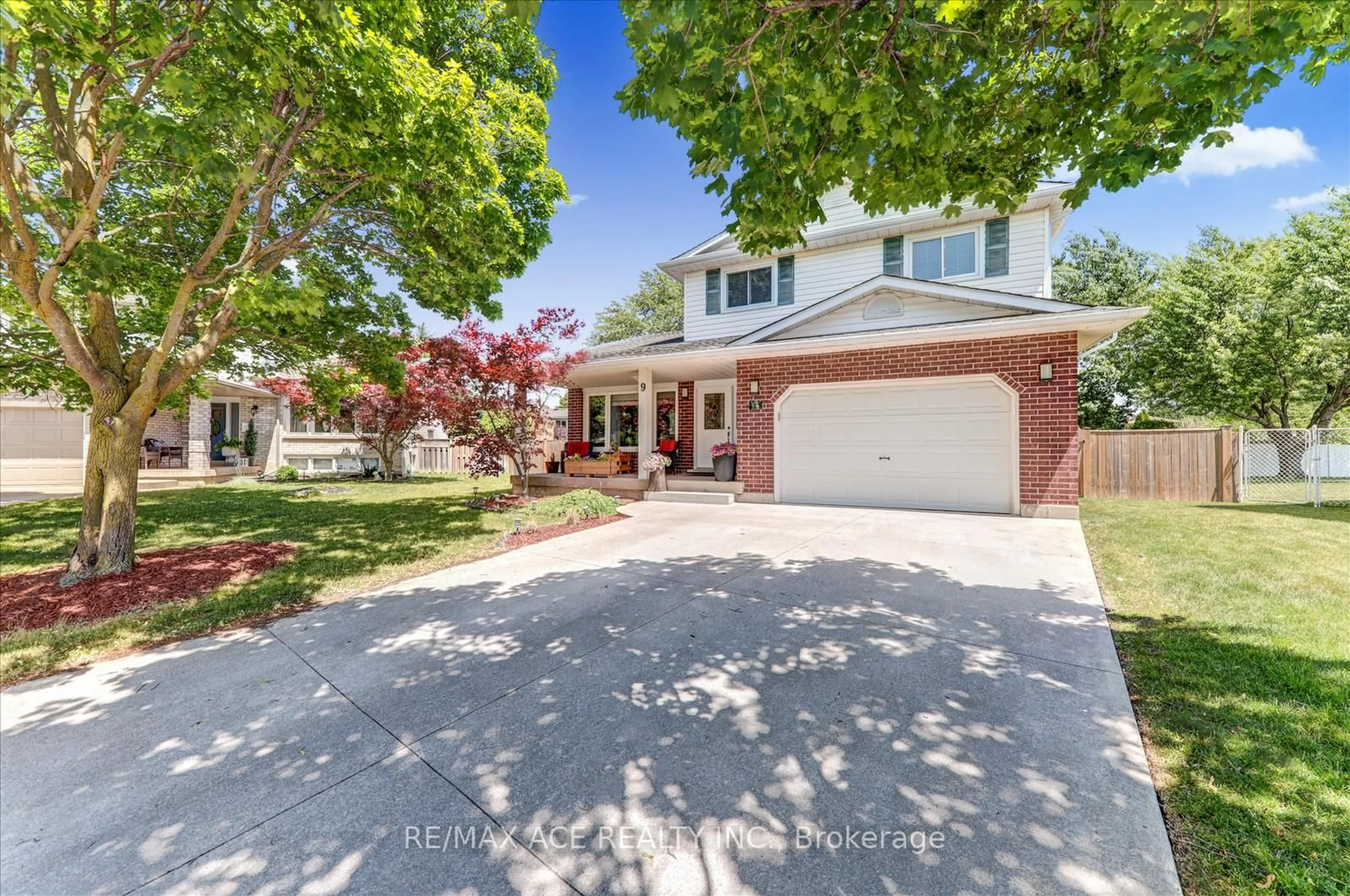 Unknown for 9 Parkview Crt, Thorold Ontario L2V 4Z1