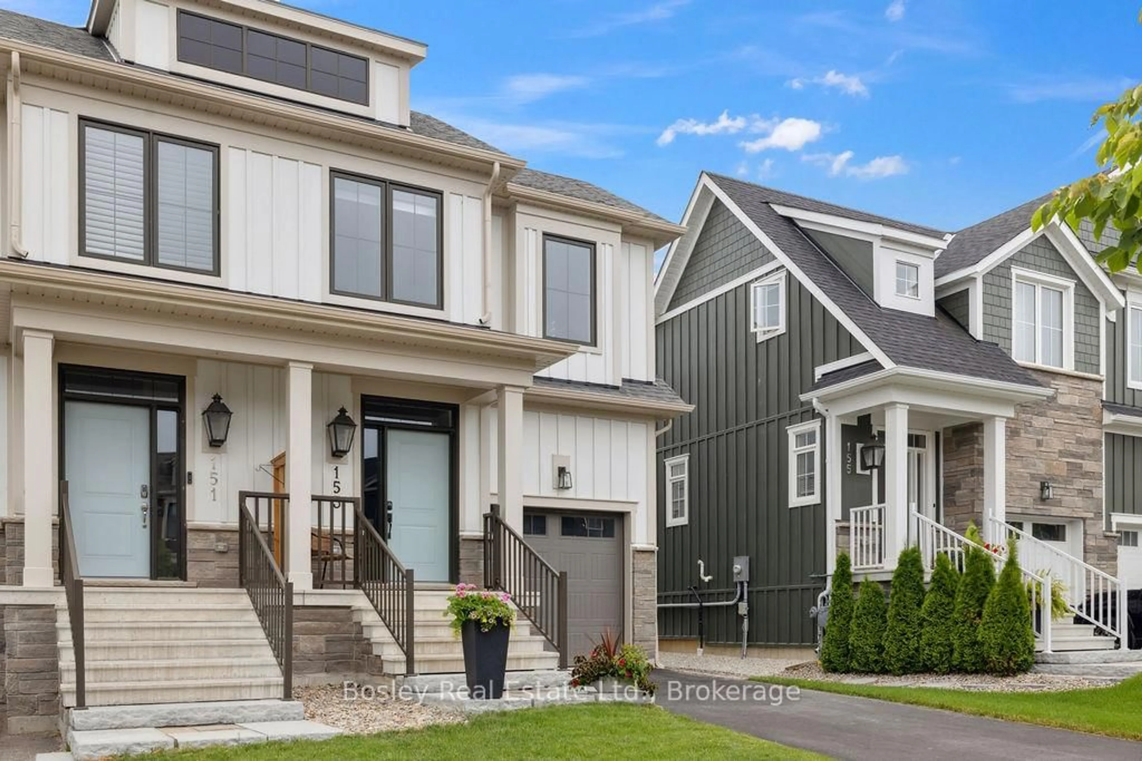 Home with vinyl exterior material, street for 153 Sycamore St, Blue Mountains Ontario L9Y 4E2