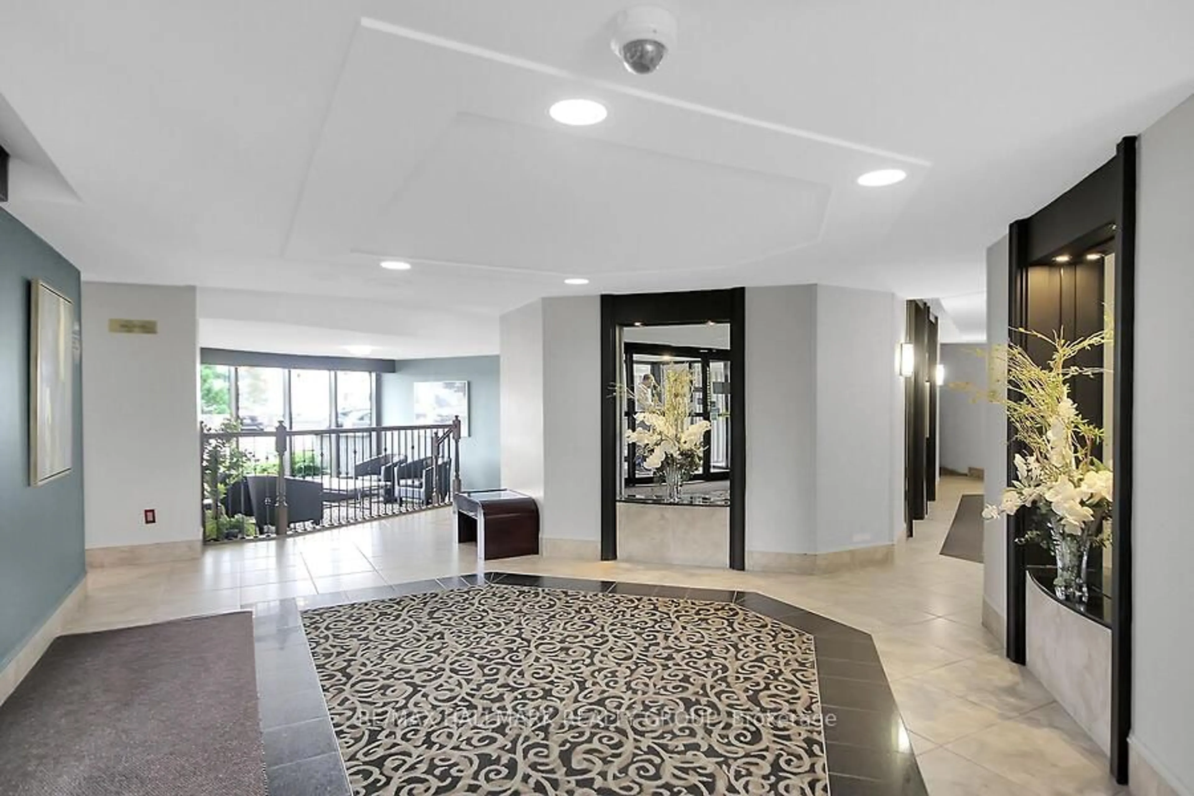 Lobby for 1081 Ambleside Ave #2201, Ottawa Ontario K2B 8C8