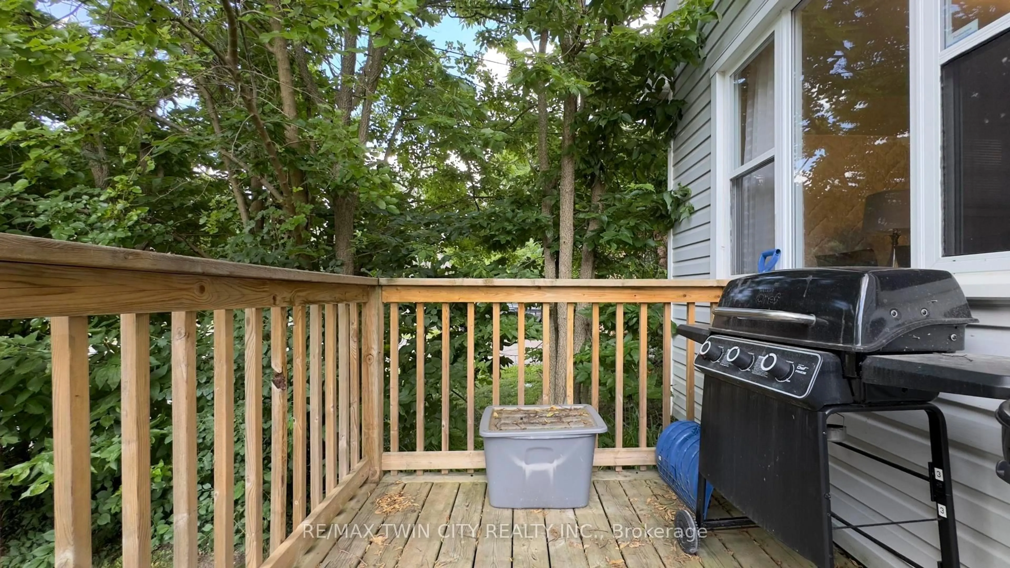 Patio, unknown for 34 Saunby St, London North Ontario N6G 1A3