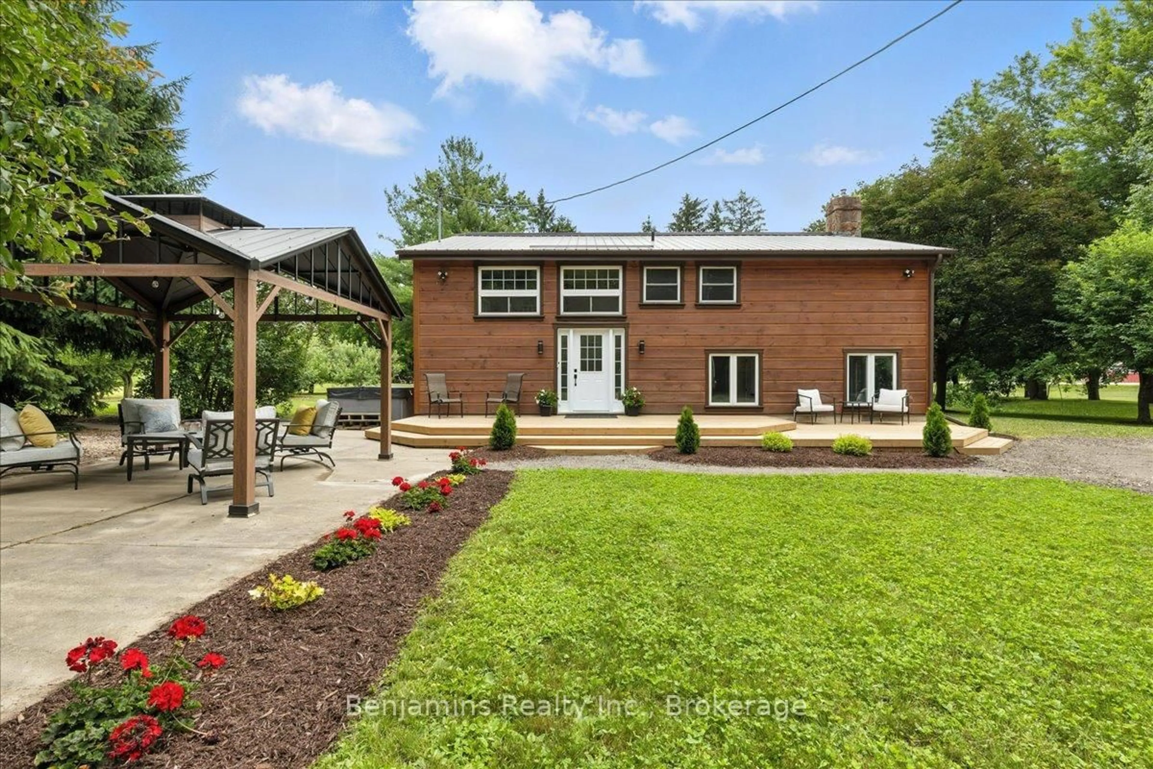 Home with brick exterior material, unknown for 927405 Oxford Rd 8 Rd, Blandford-Blenheim Ontario N0J 1B0