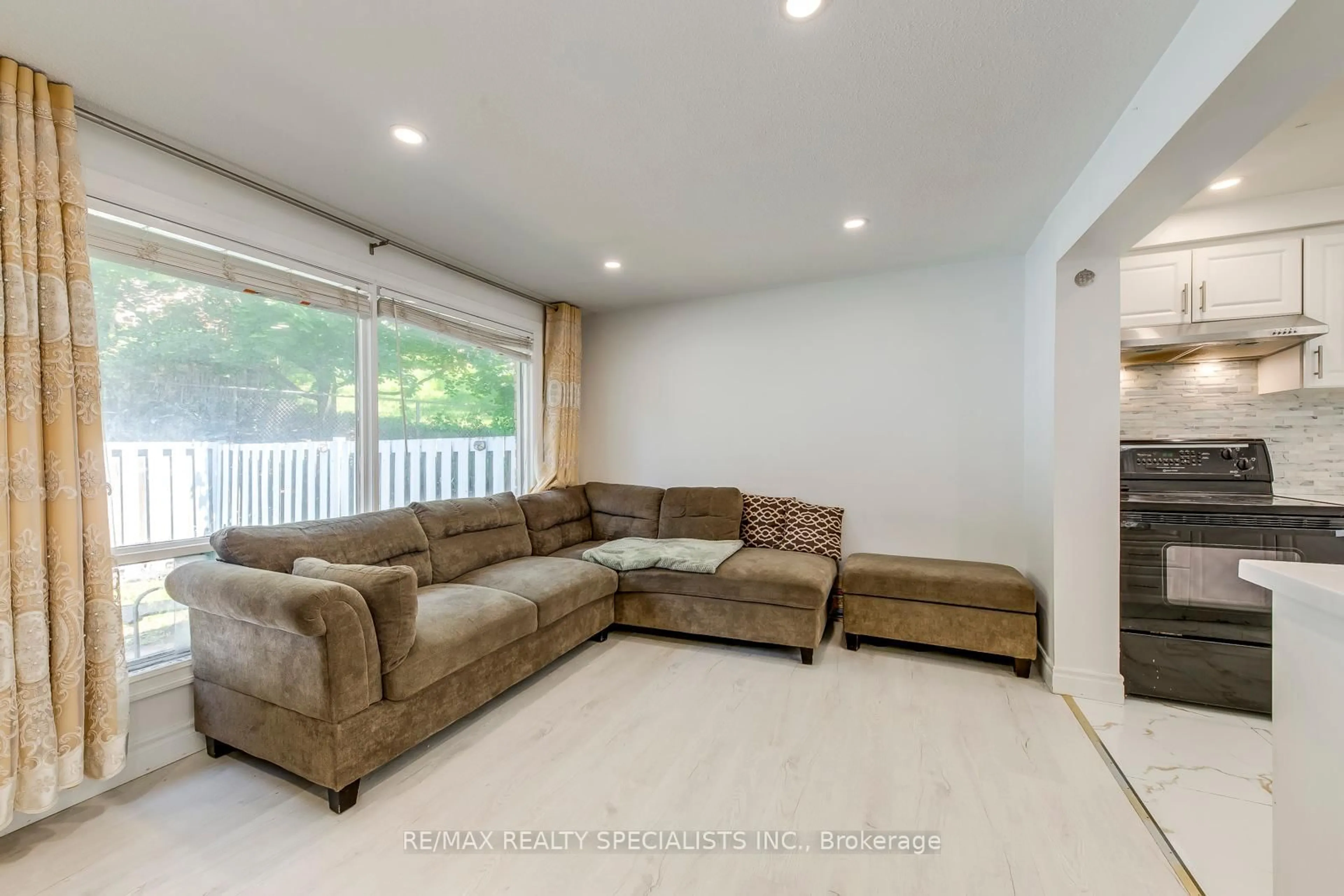 Living room with furniture, unknown for 487 Elgin St #13, Cambridge Ontario N1R 6V4