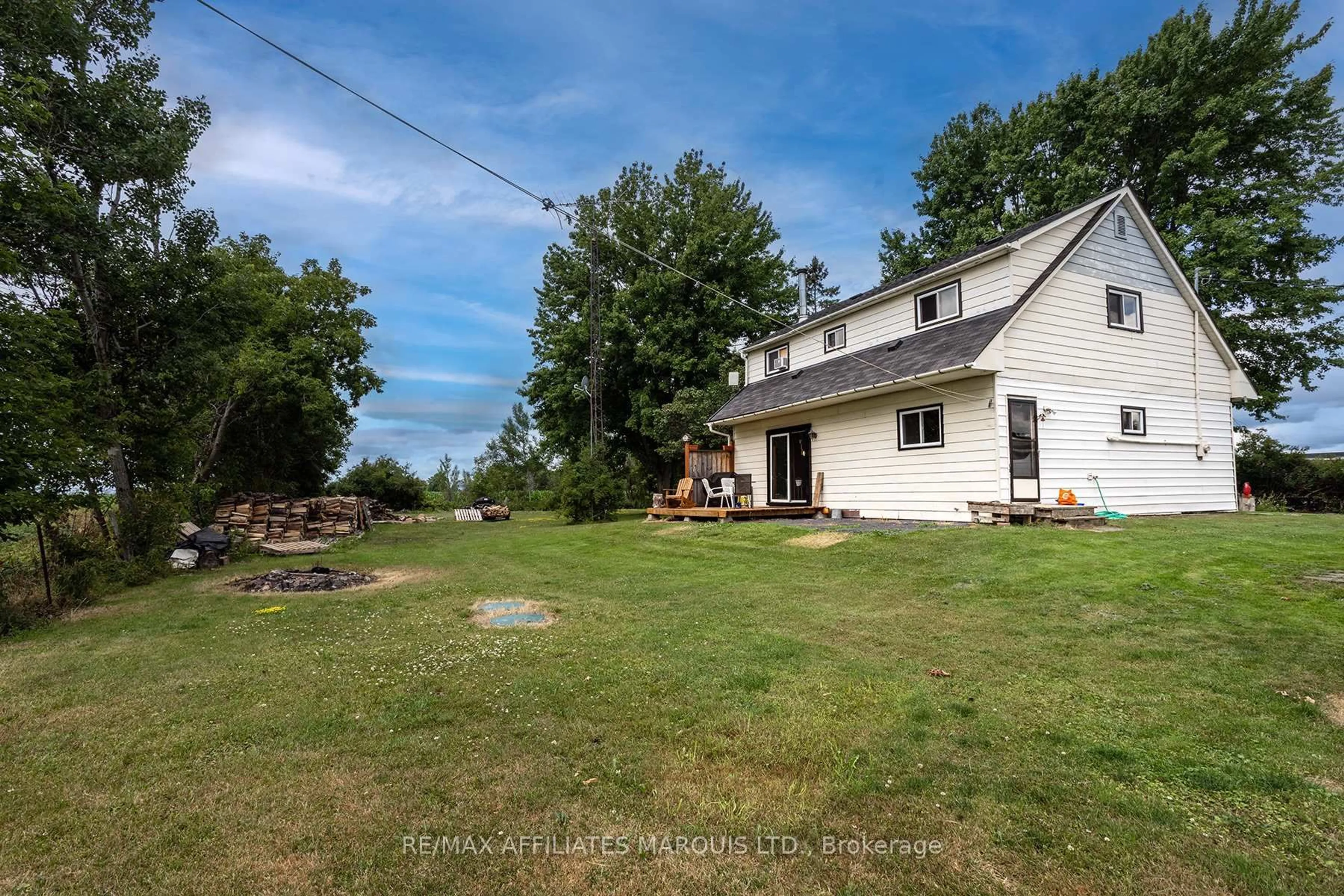 A pic from outside/outdoor area/front of a property/back of a property/a pic from drone, unknown for 10954 Cook Rd, South Dundas Ontario K0E 1C0
