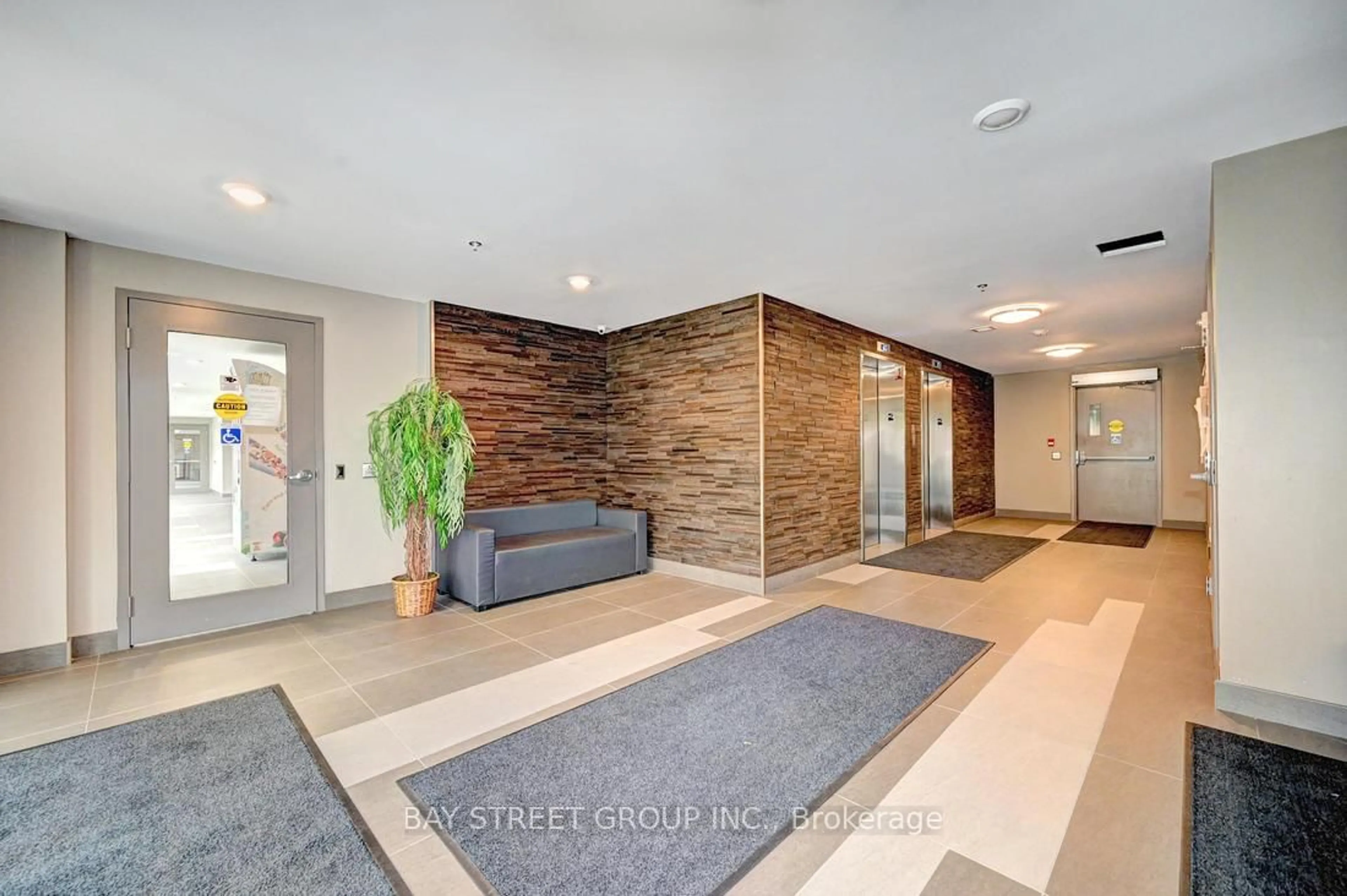 Indoor foyer for 251 Hemlock St #308, Waterloo Ontario N2L 0H2