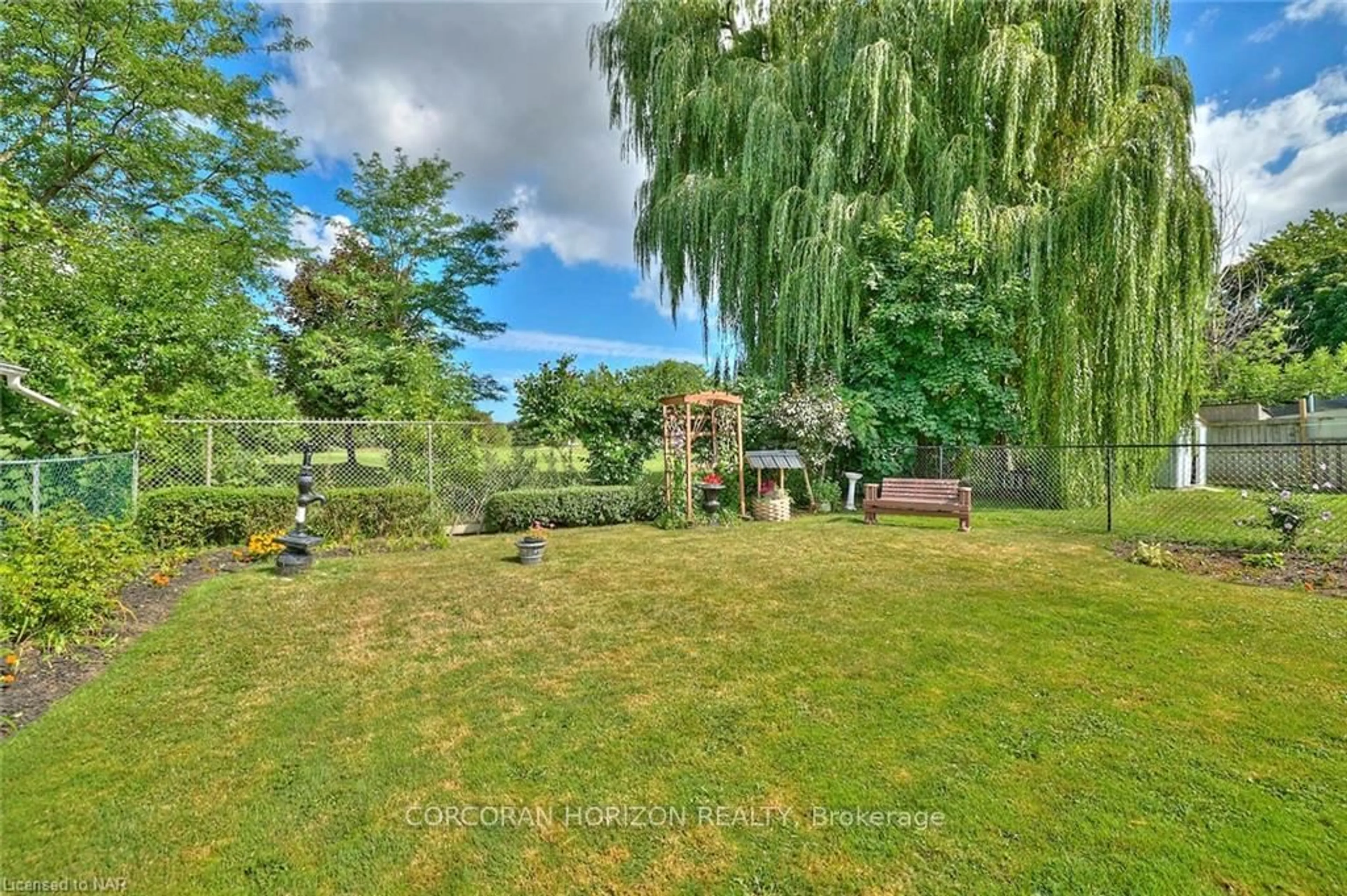 Patio, water/lake/river/ocean view for 11 BEVERLY St, St. Catharines Ontario L2P 2J9