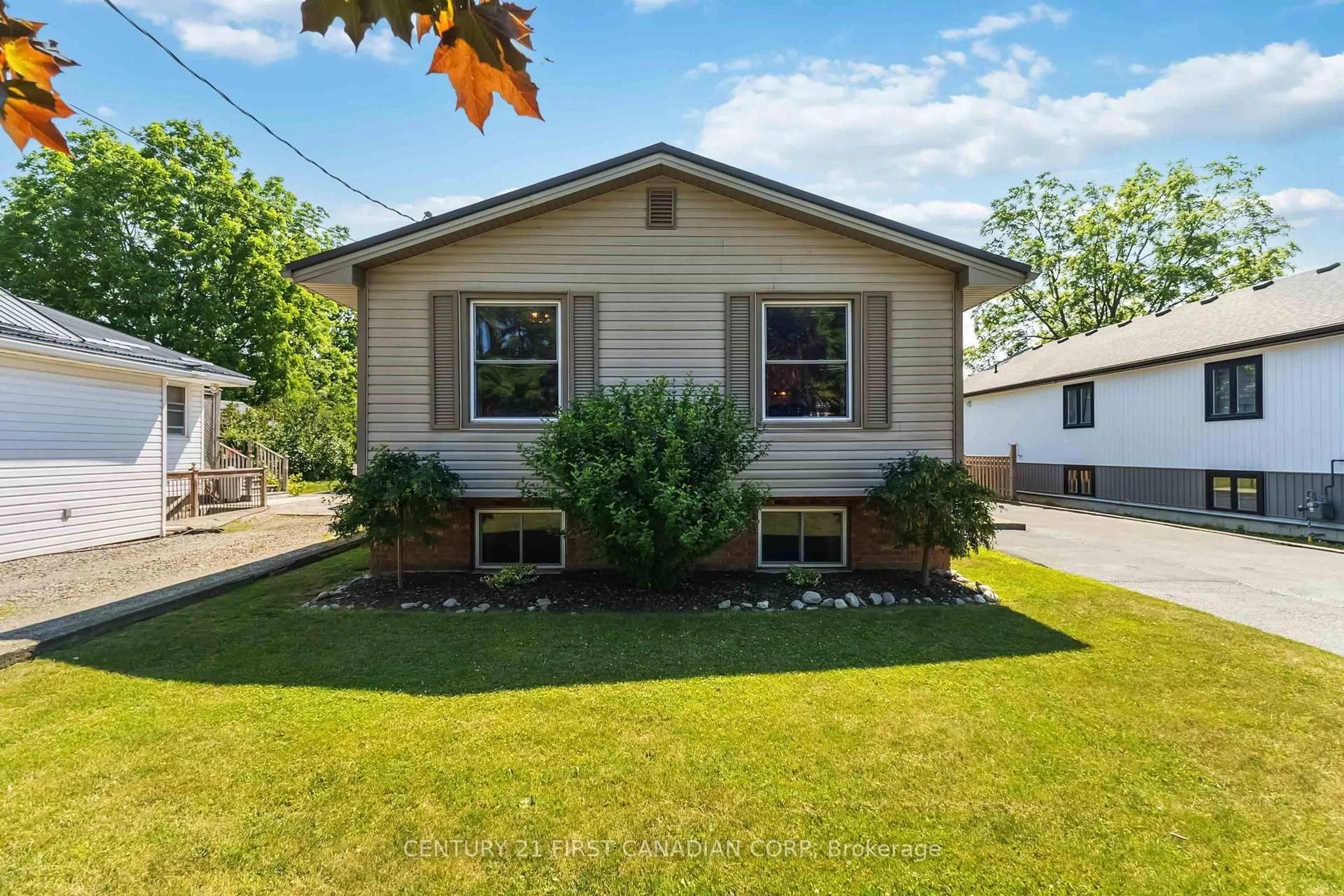 Home with vinyl exterior material, street for 311 John St, Aylmer Ontario N5H 2C9