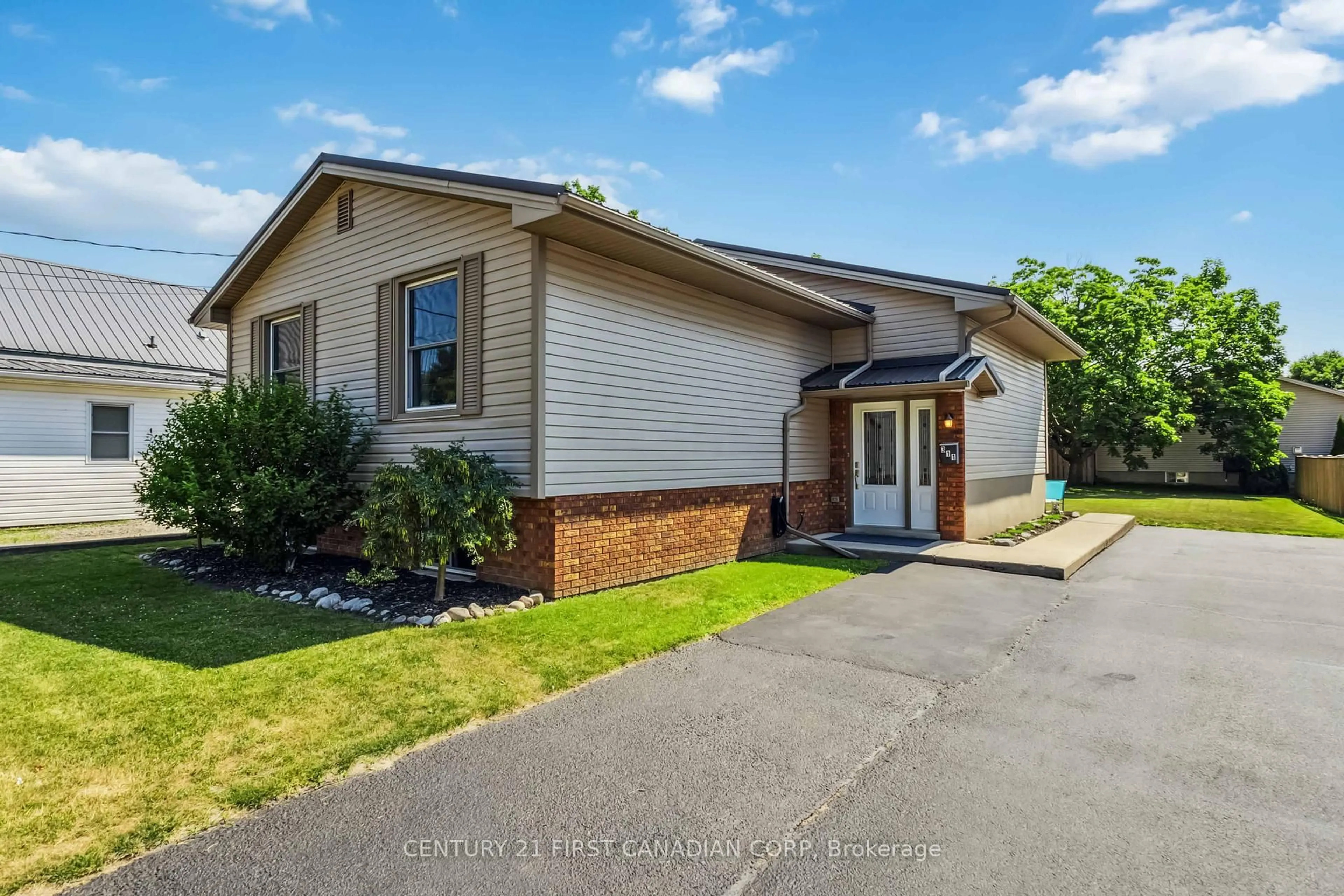 Unknown for 311 John St, Aylmer Ontario N5H 2C9