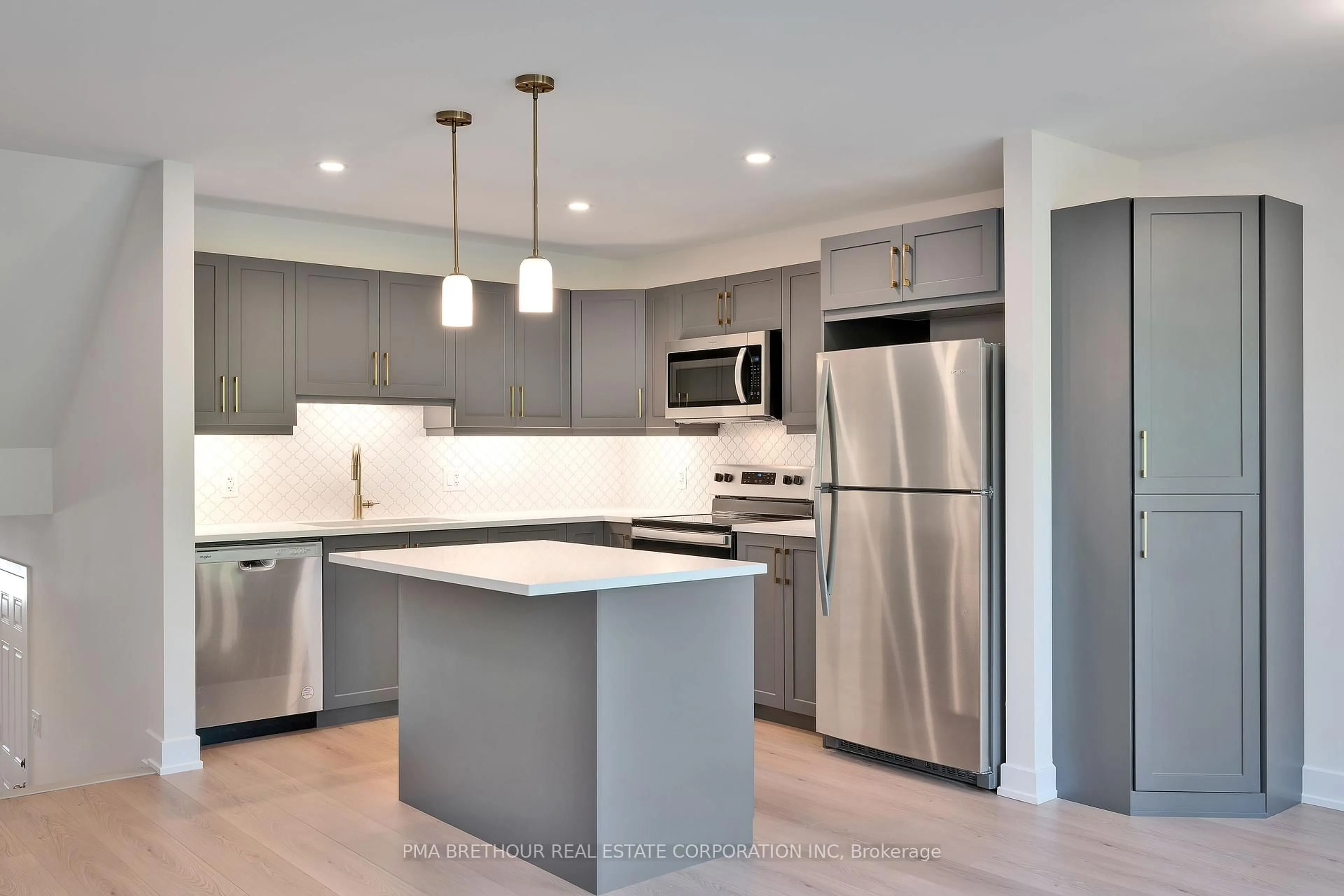 Open concept kitchen, unknown for 99 Staples Blvd, Smiths Falls Ontario K7A 0B8