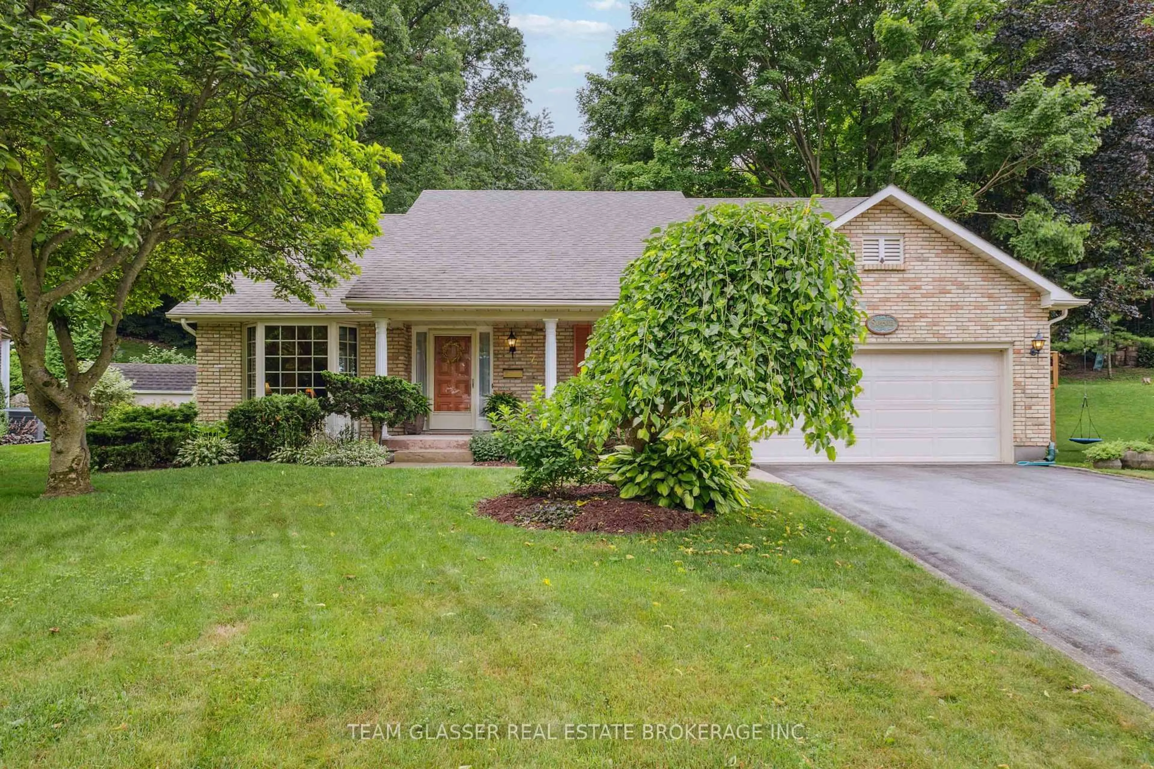 Home with brick exterior material, street for 7 Robinwood Cres, London South Ontario N6K 3B2