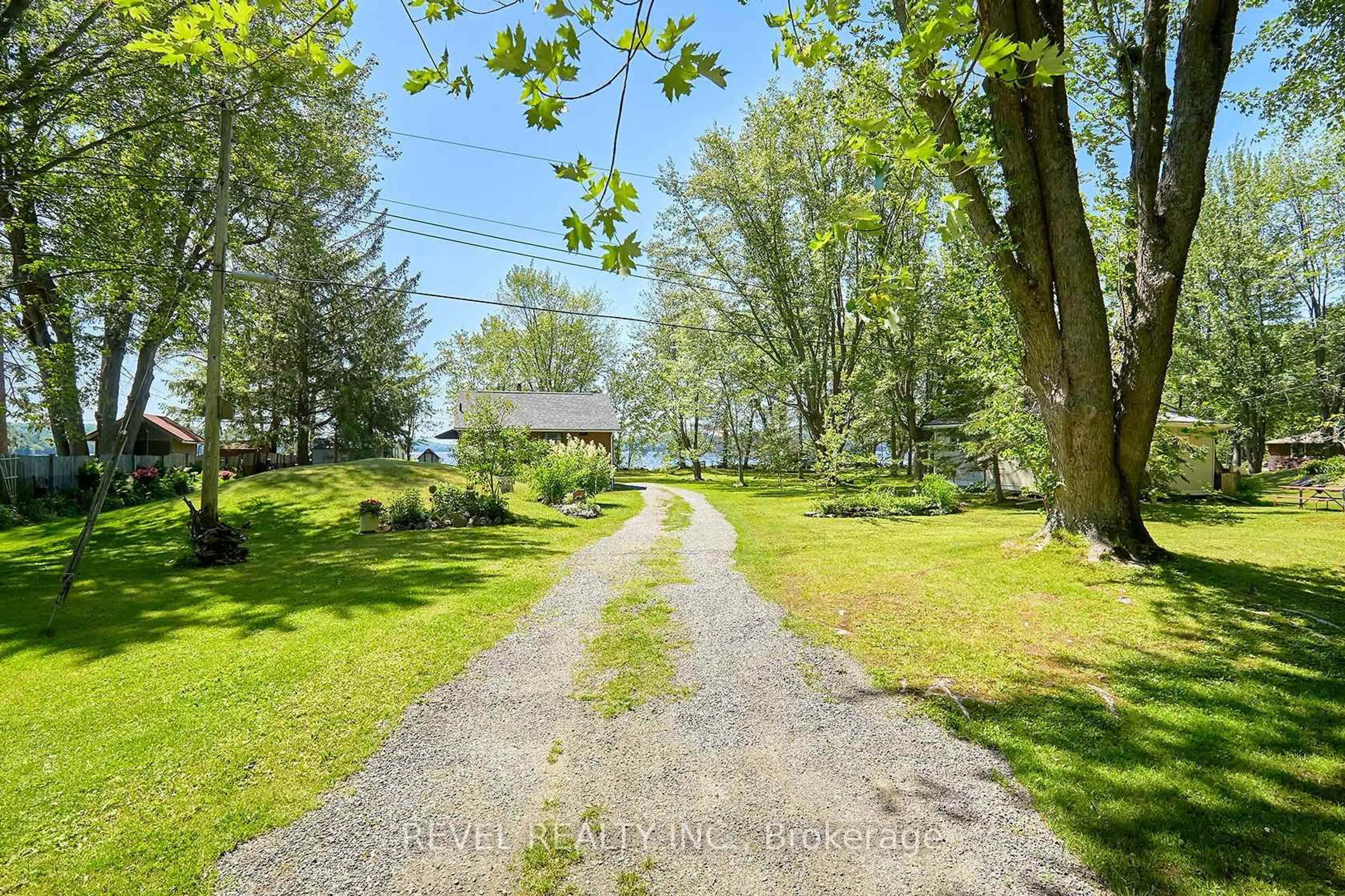 A pic from outside/outdoor area/front of a property/back of a property/a pic from drone, water/lake/river/ocean view for 1017 Wonder Beach Rd, Muskoka Lakes Ontario P0B 1M0