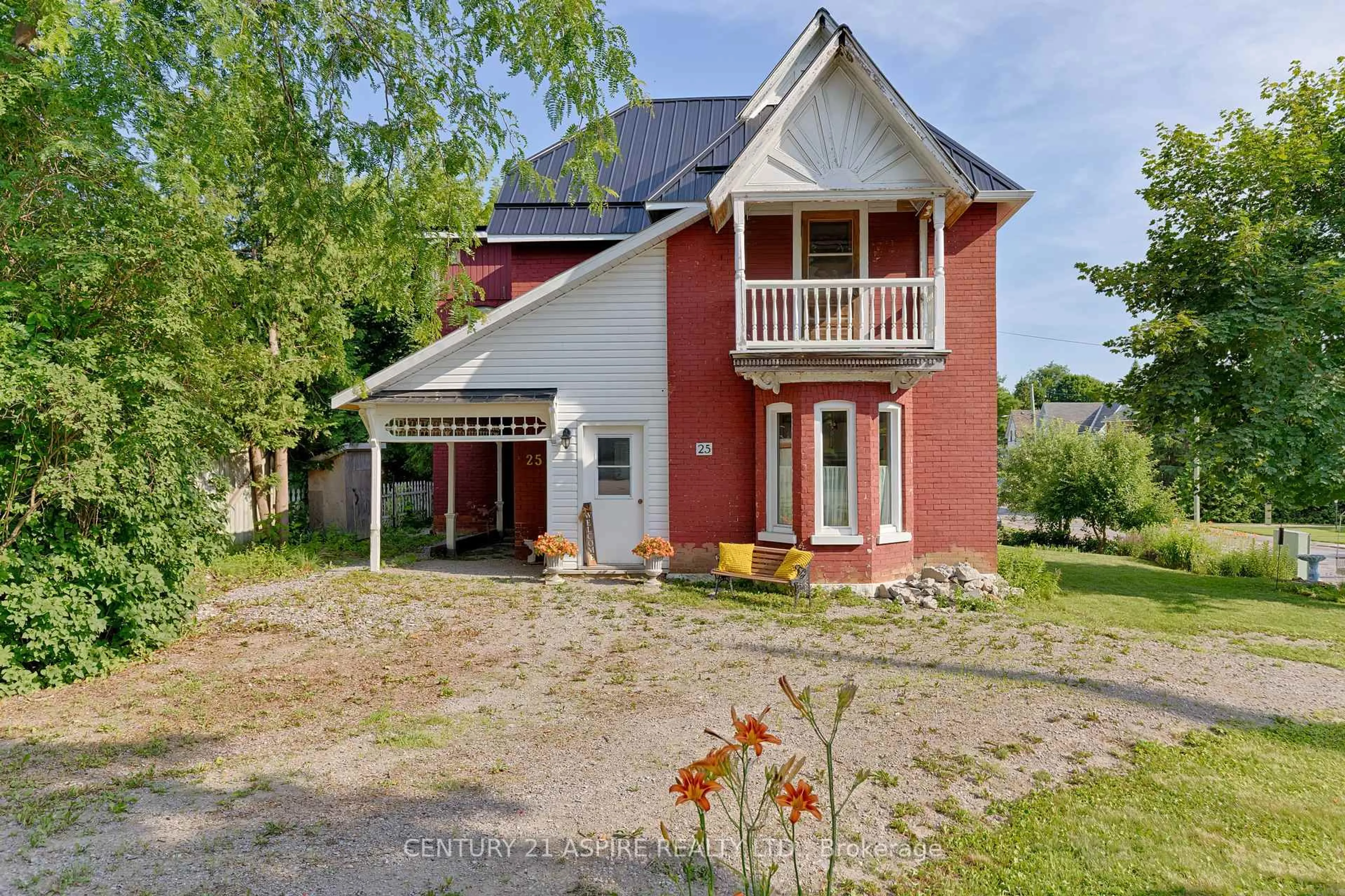A pic from outside/outdoor area/front of a property/back of a property/a pic from drone, street for 25 Main St, Cobden Ontario K0J 1K0