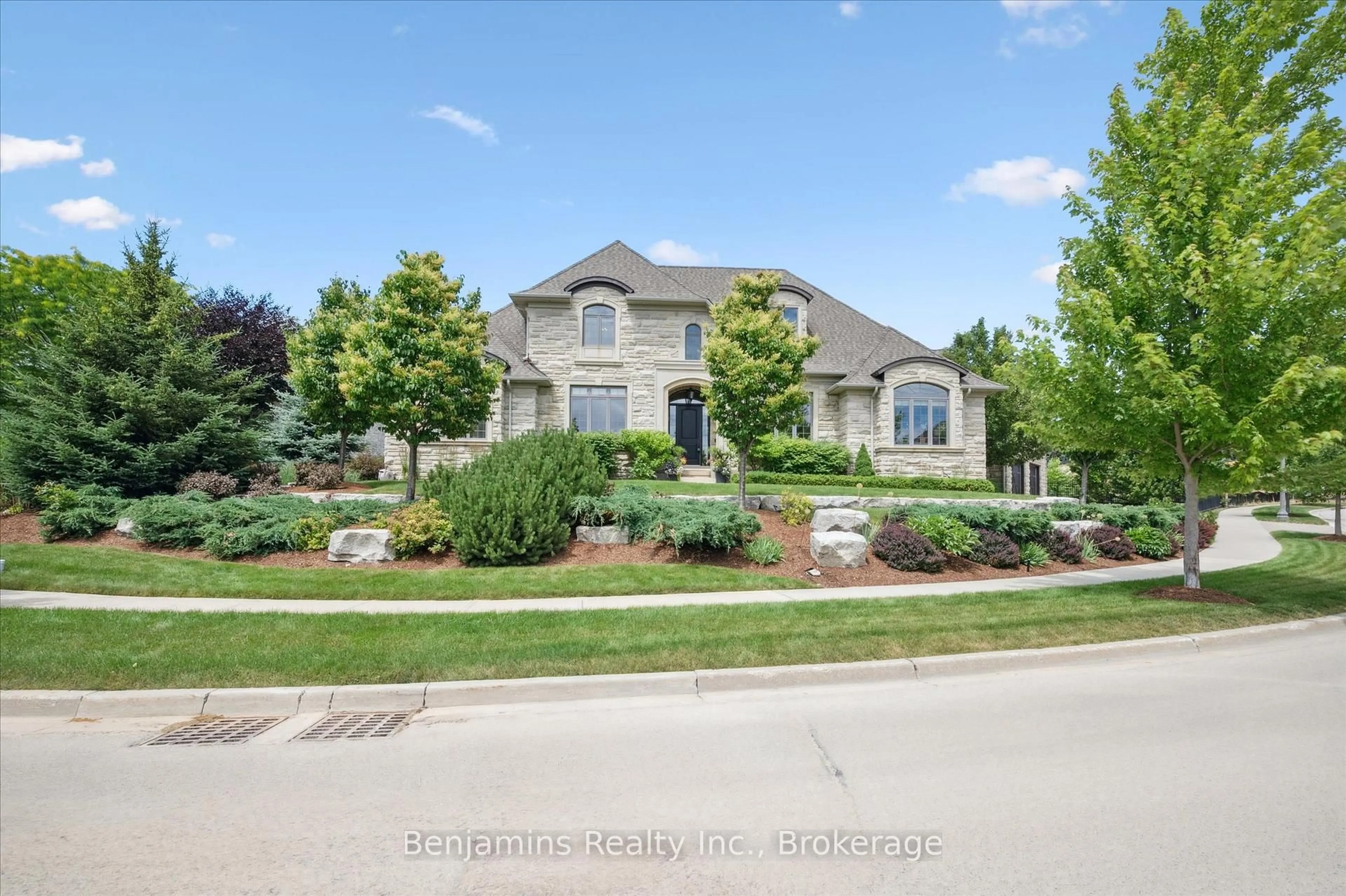 Unknown for 253 River Birch St, Kitchener Ontario N2C 2V3