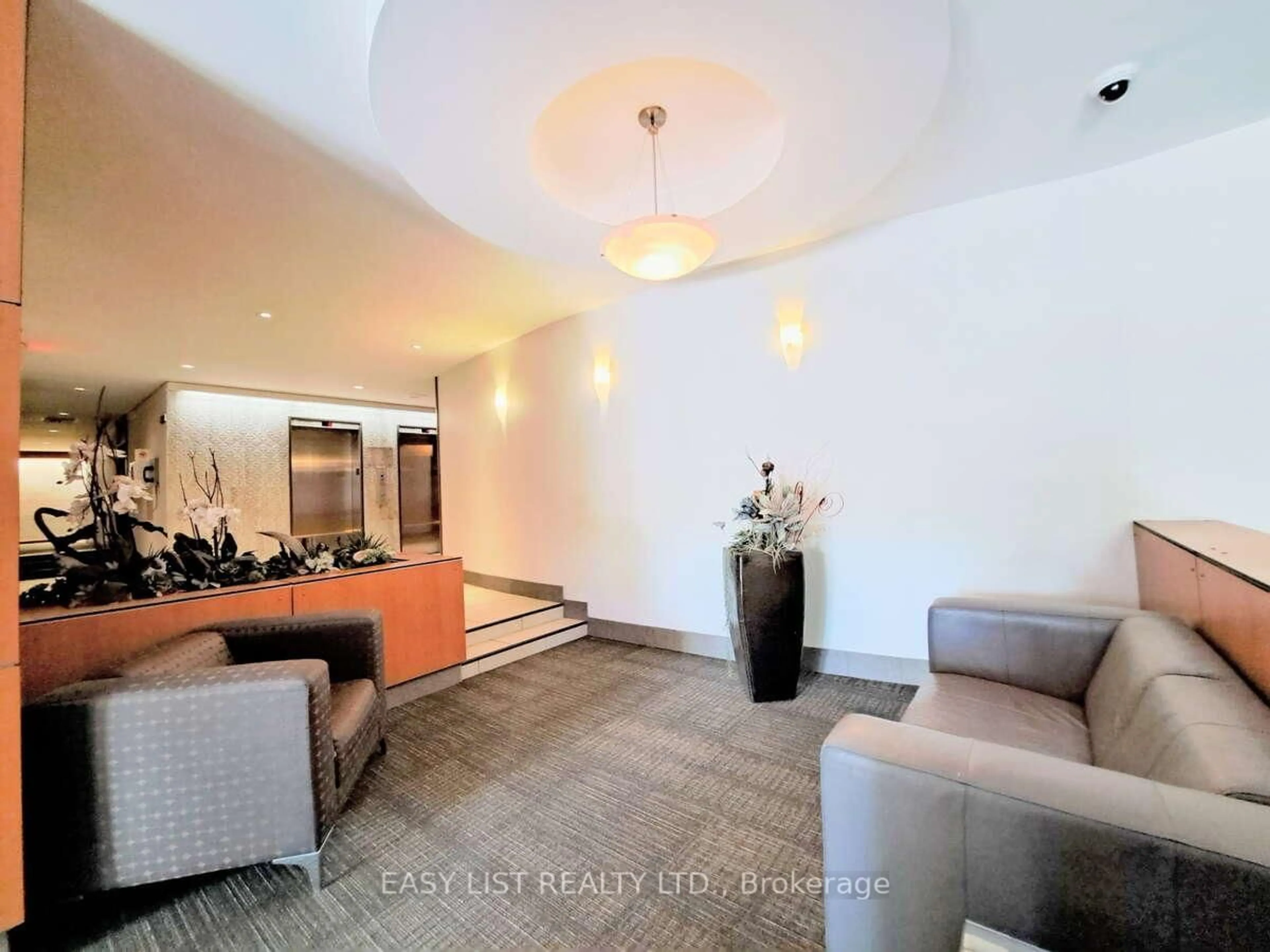 Lobby for 373 Laurier Ave #401, Ottawa Ontario K1N 8X6